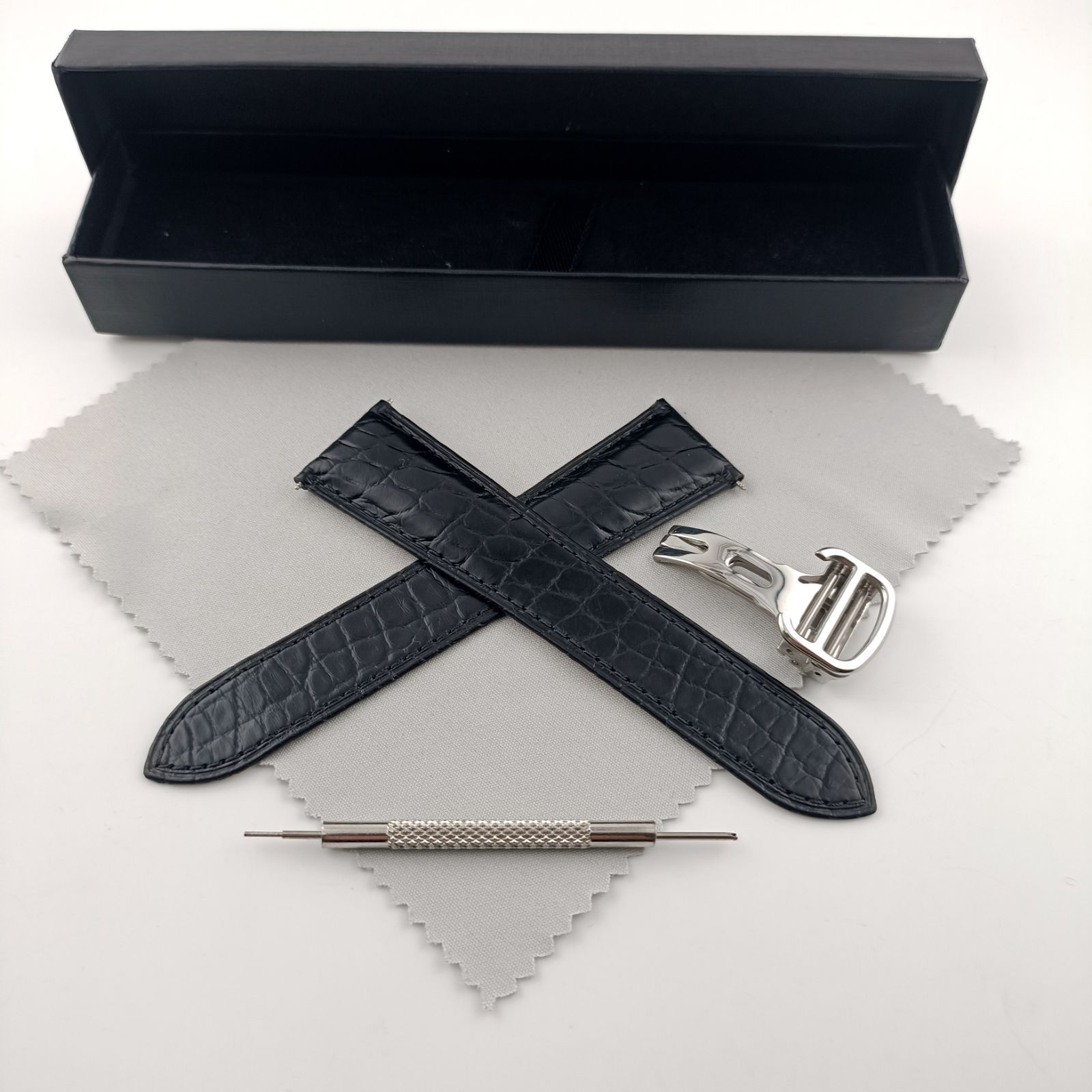 良品Cartier カルティエ サントス マストライン ベルト ドゥーブルC