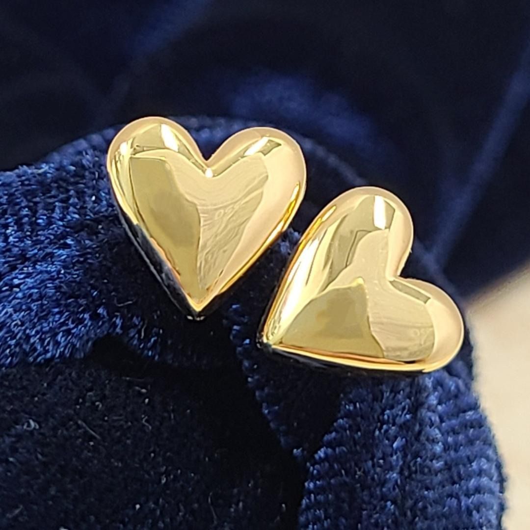 永遠の定番 ！18金 K18 YG ぷっくり ハート 立体 ゴールド ピアス 永遠の定番 ！18金 K18 YG ぷっくり ハート 立体 ゴールド ピアス