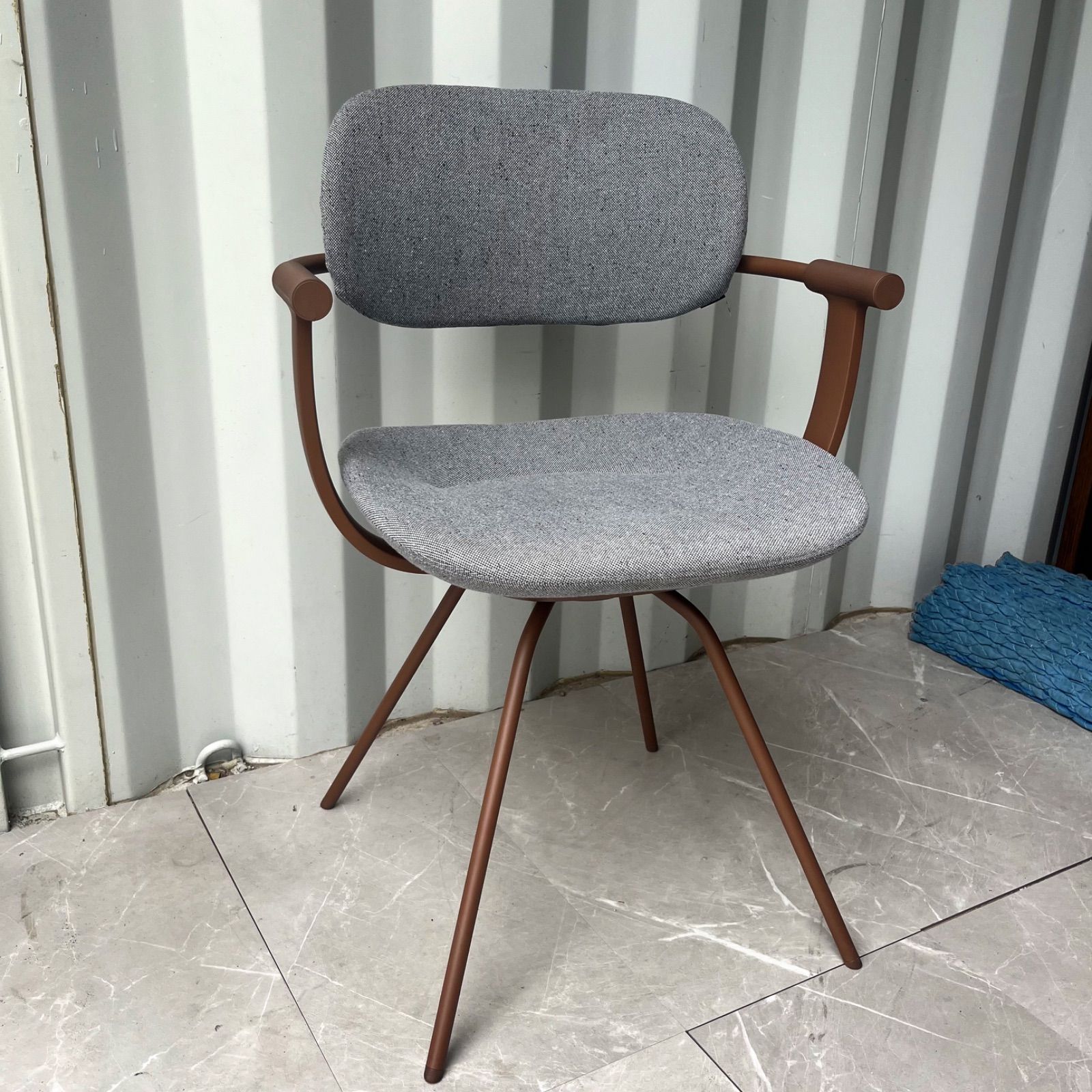 イトーキ バーテブラ03 グレーファブリック回転式オフィスチェア MARWIL-DEMENAGEMENTS_CH