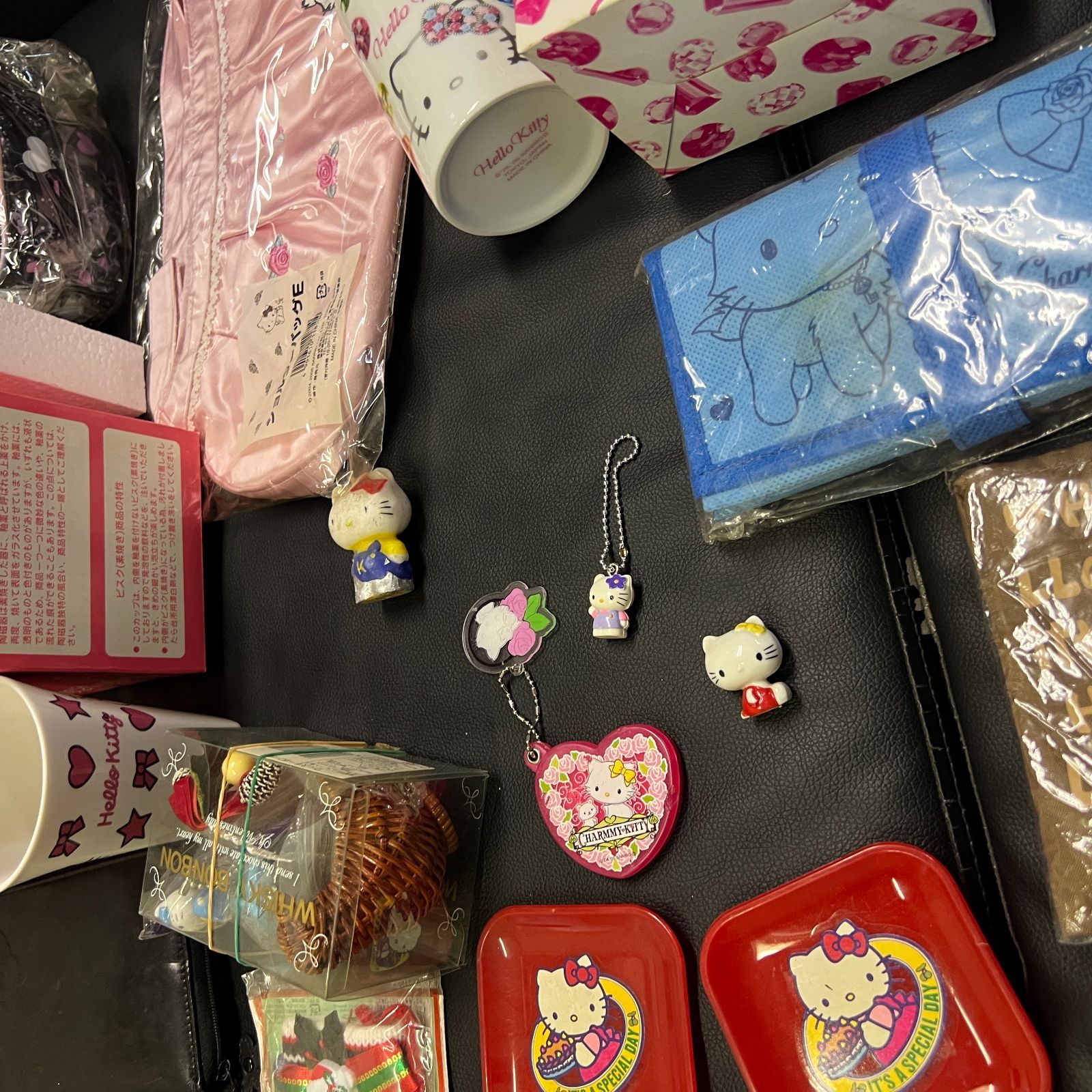 ハローキティ グッズ 大量まとめ売りセット（バッグ・食器・文具・小物