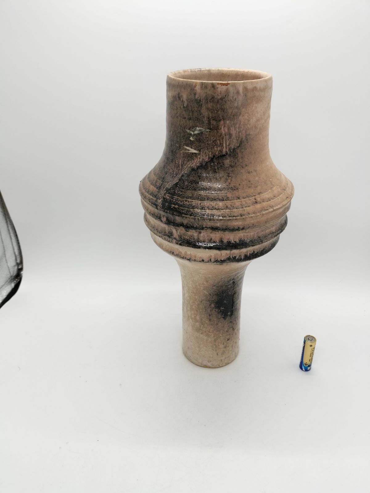 花器 円形 高足型 黄土色 変形 花台 窯 工房 池坊 フラワーベース 水盤 華道具 花瓶 変形 シンプル 生花 華道 磁器 手作り アンティーク  レア レトロ インテリア ビンテージ 昭和 24428四つ葉[YT00451] レトロ 花器 華道具 水盤 高足 フラワーベース, image size:1200x1600