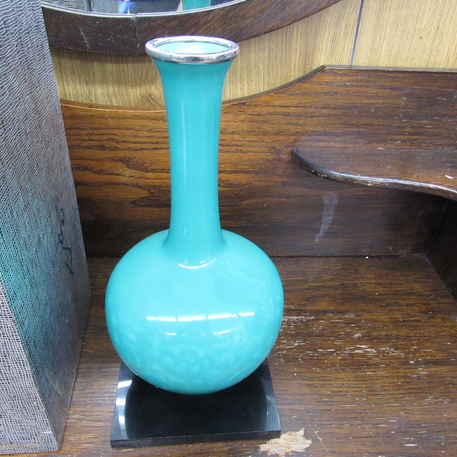 翡翠色 安藤七宝花瓶 細形ヒスイ牡唐花瓶 | 安藤七宝店カタログサイト