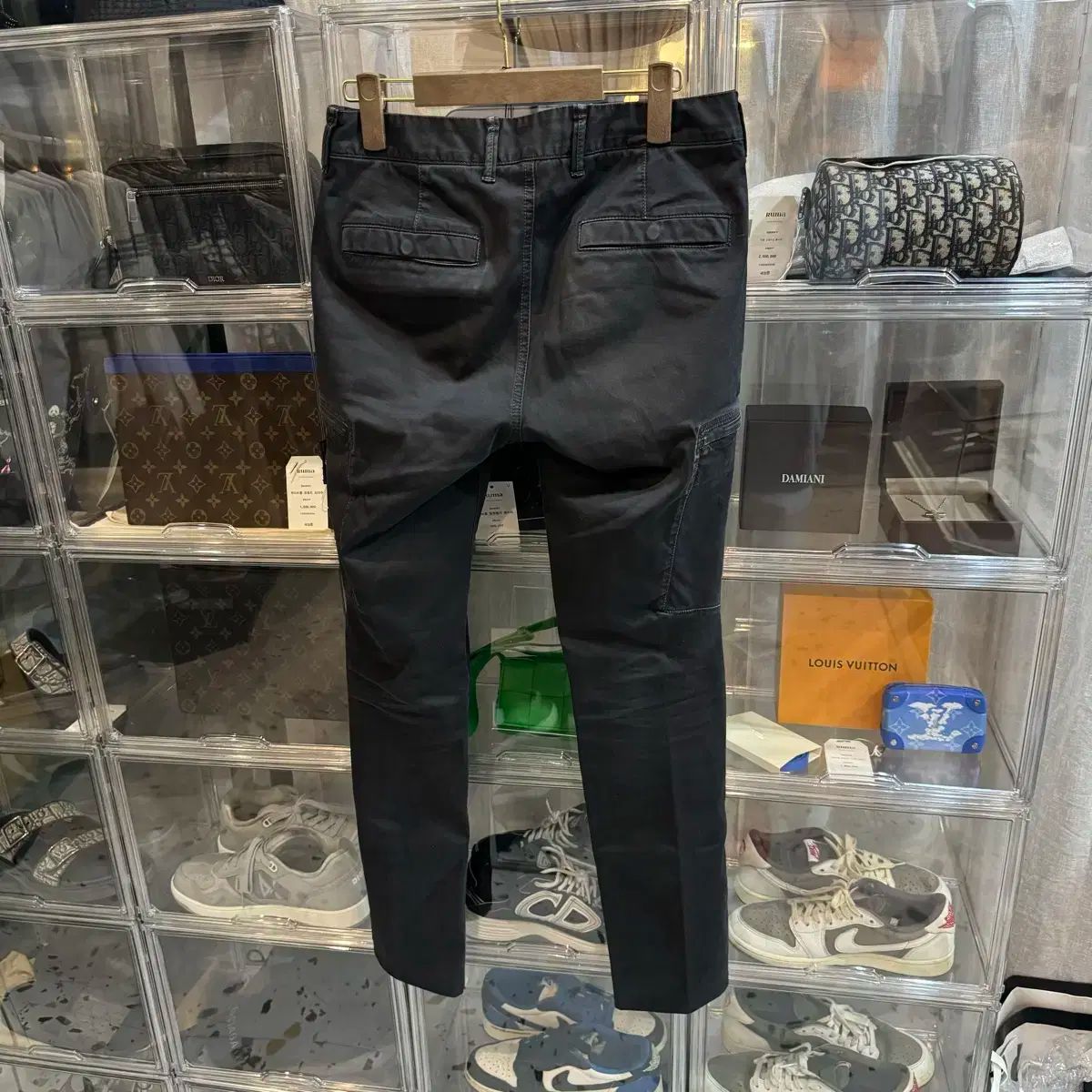 ズボン ブラック