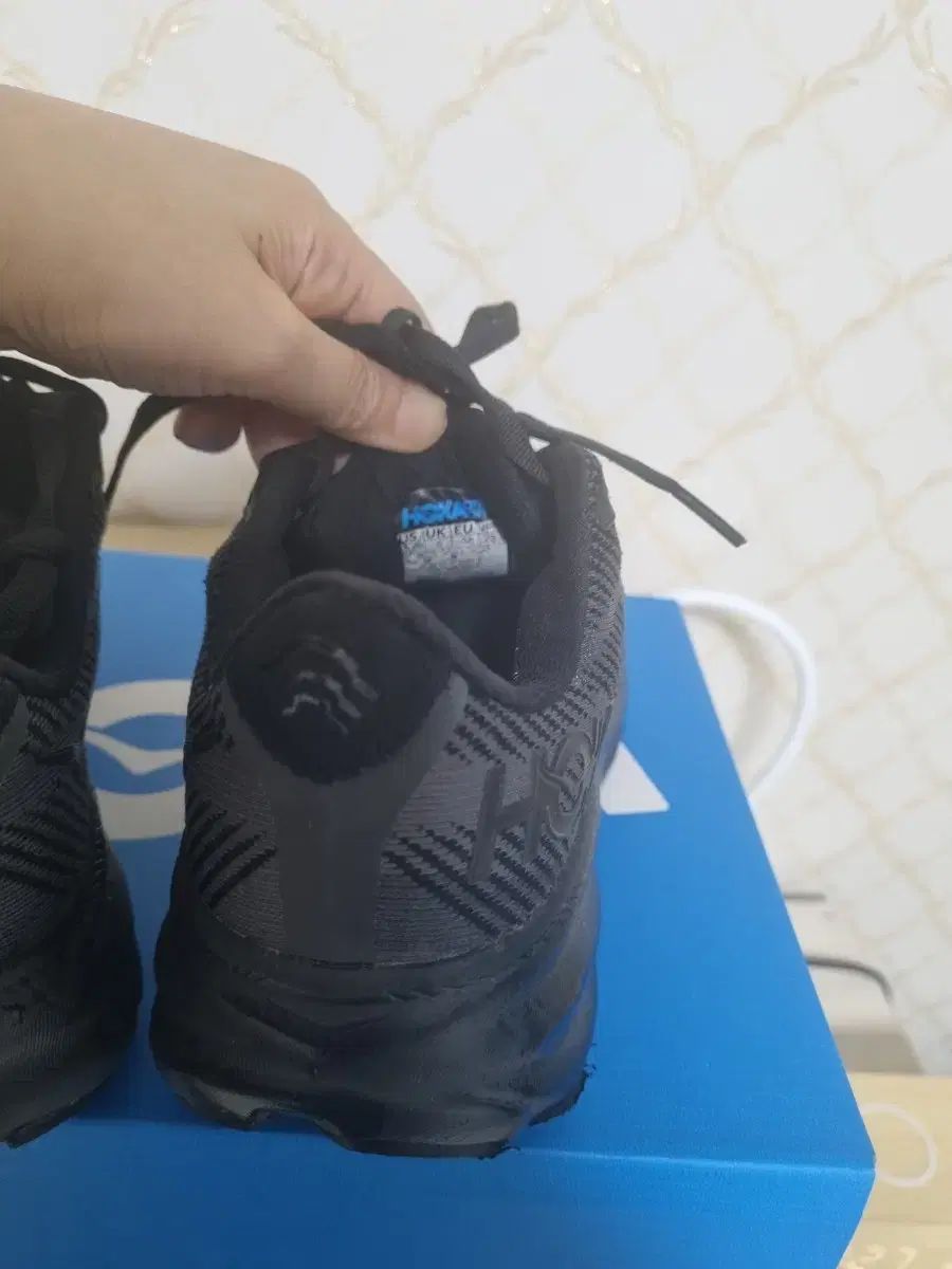 ホカオネオネクリフトン9 235 CHAMPIONSKSA_COM