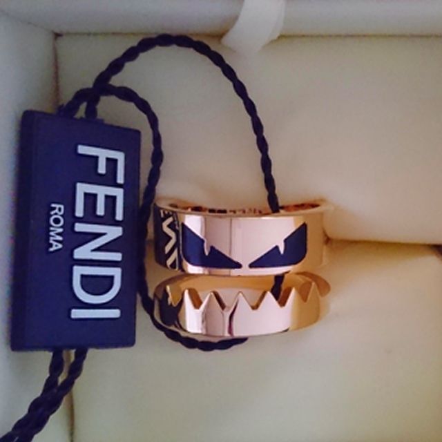 ●新品/正規品● FENDI エナメル バックバグ リング/Bag Bugs