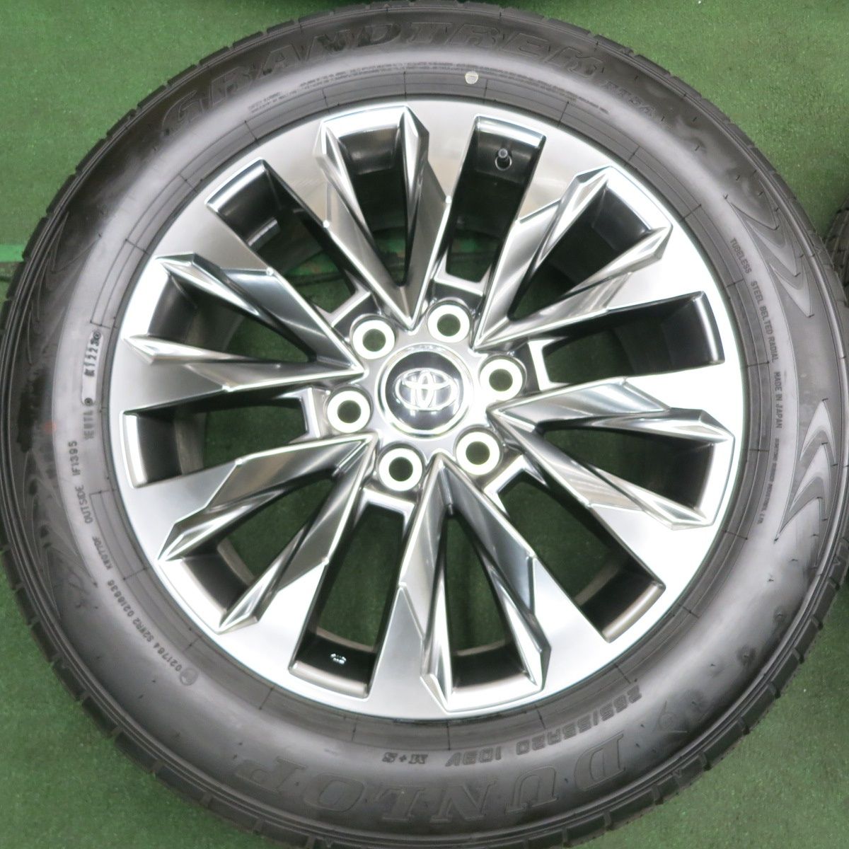 （美品・新車外し）DUNLOP GRANDTREK265/55R20 4本セット 新車外し品】トヨタ ランドクルーザー 300 ZX 純正 20in 8J+60