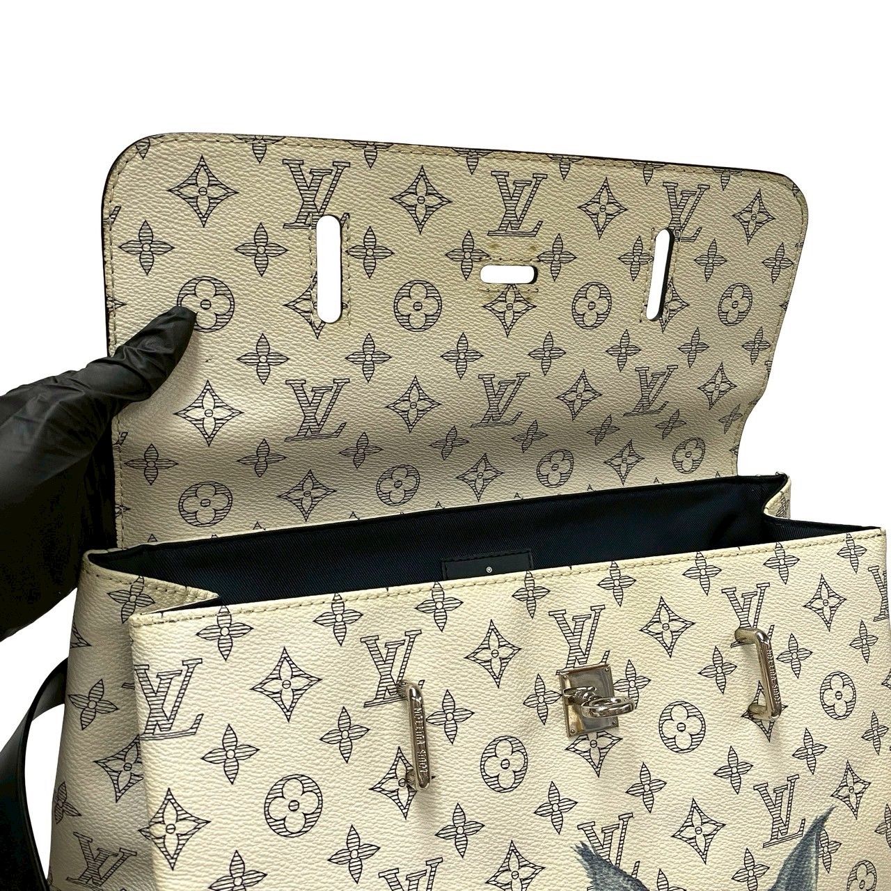 VUITTON