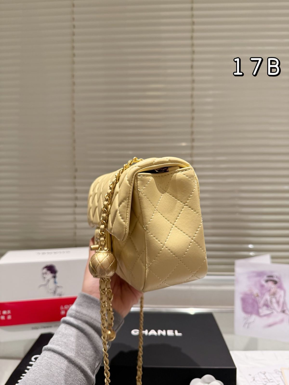 今日 Chanel ゴールドボール クォード ミニバッグ 小羊皮 DECORATOM_COM_BR