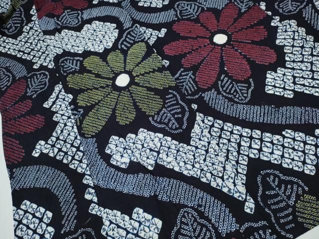 有松鳴海絞り 流水舞菊文