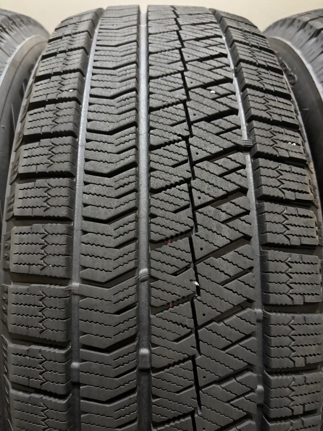 60R16 BRIDGESTONE