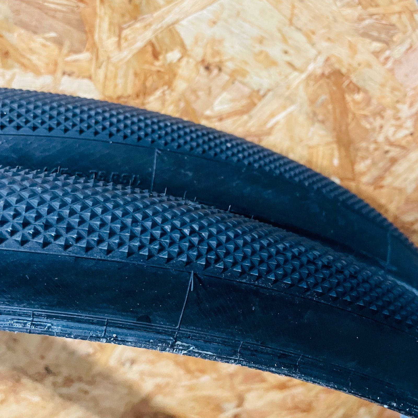 中古品】 IRC SERAC CX SAND TUBELESS 700×32C 2本セット チューブレス