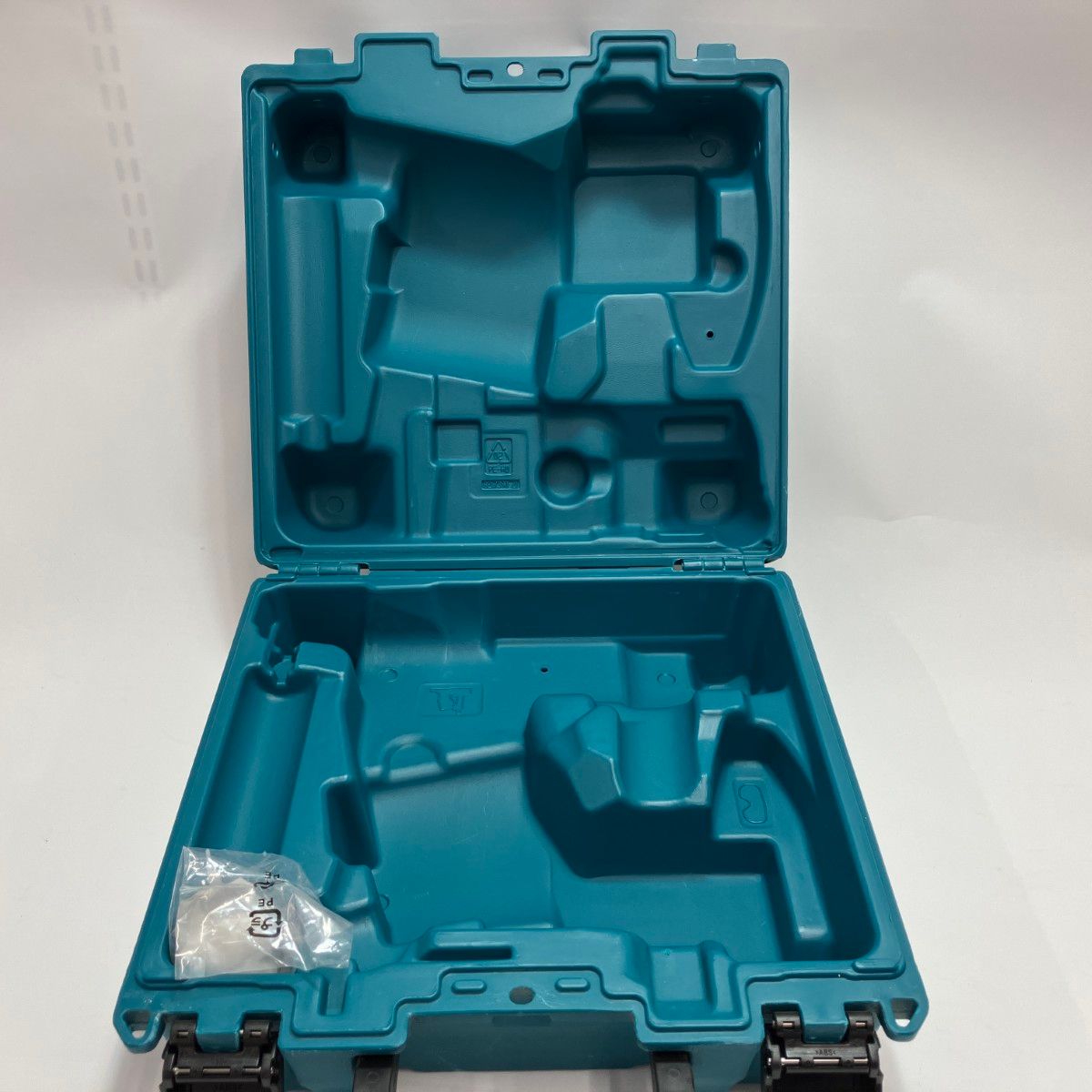 Makita 釘打機 エアツール ケース付 【公式通販】