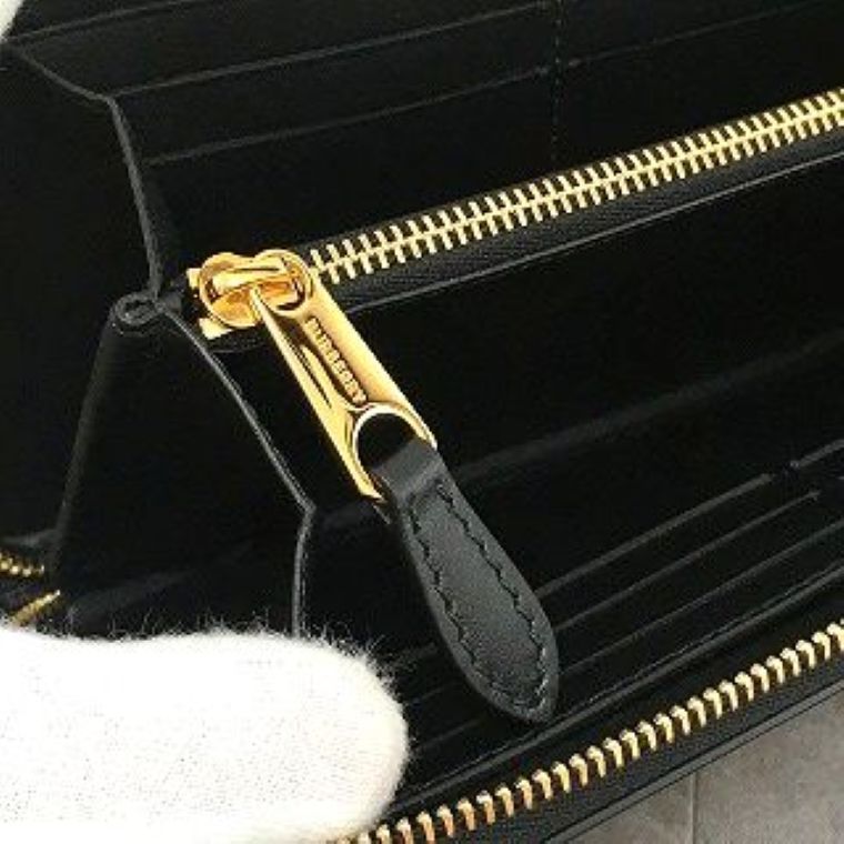 BURBERRY ジップウォレット