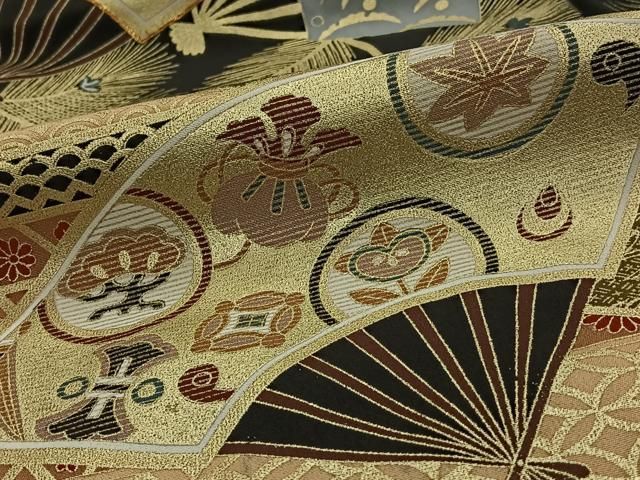 平和屋着物●豪華黒留袖　駒刺繍　扇面宝尽くし文　金彩　正絹　逸品　DAAZ7795ud 平和屋着物□豪華黒留袖 駒刺繍 扇面花文 金彩 正絹 逸品 AAAM6290sa