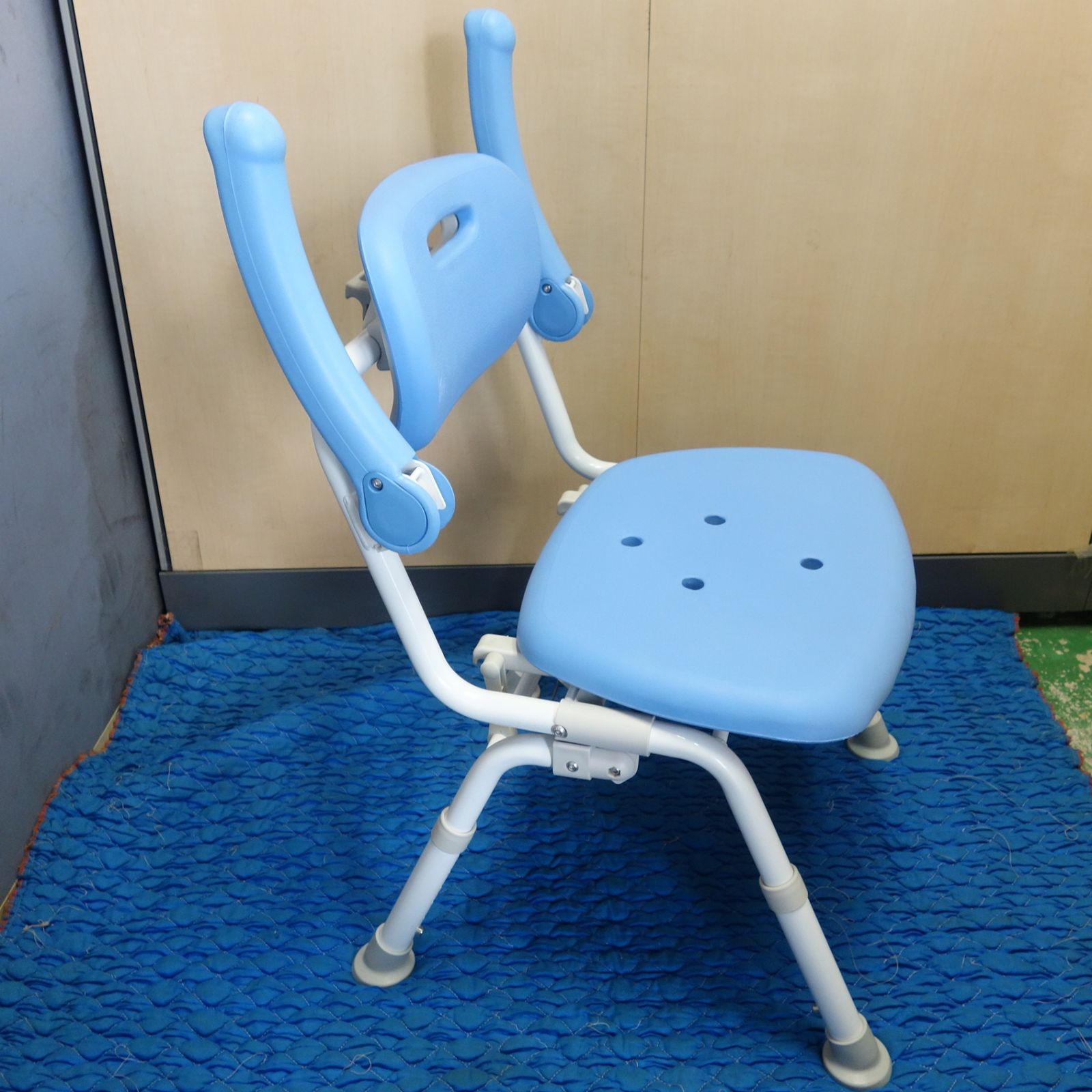 送料無料 ♥ Panasonic シャワー チェア ユクリア PN-L41522 最大使用者体重 100kg パナソニック 入浴 補助 介護 介助 イス 椅子 いす STEELWINDOWSANDDOORS_COM