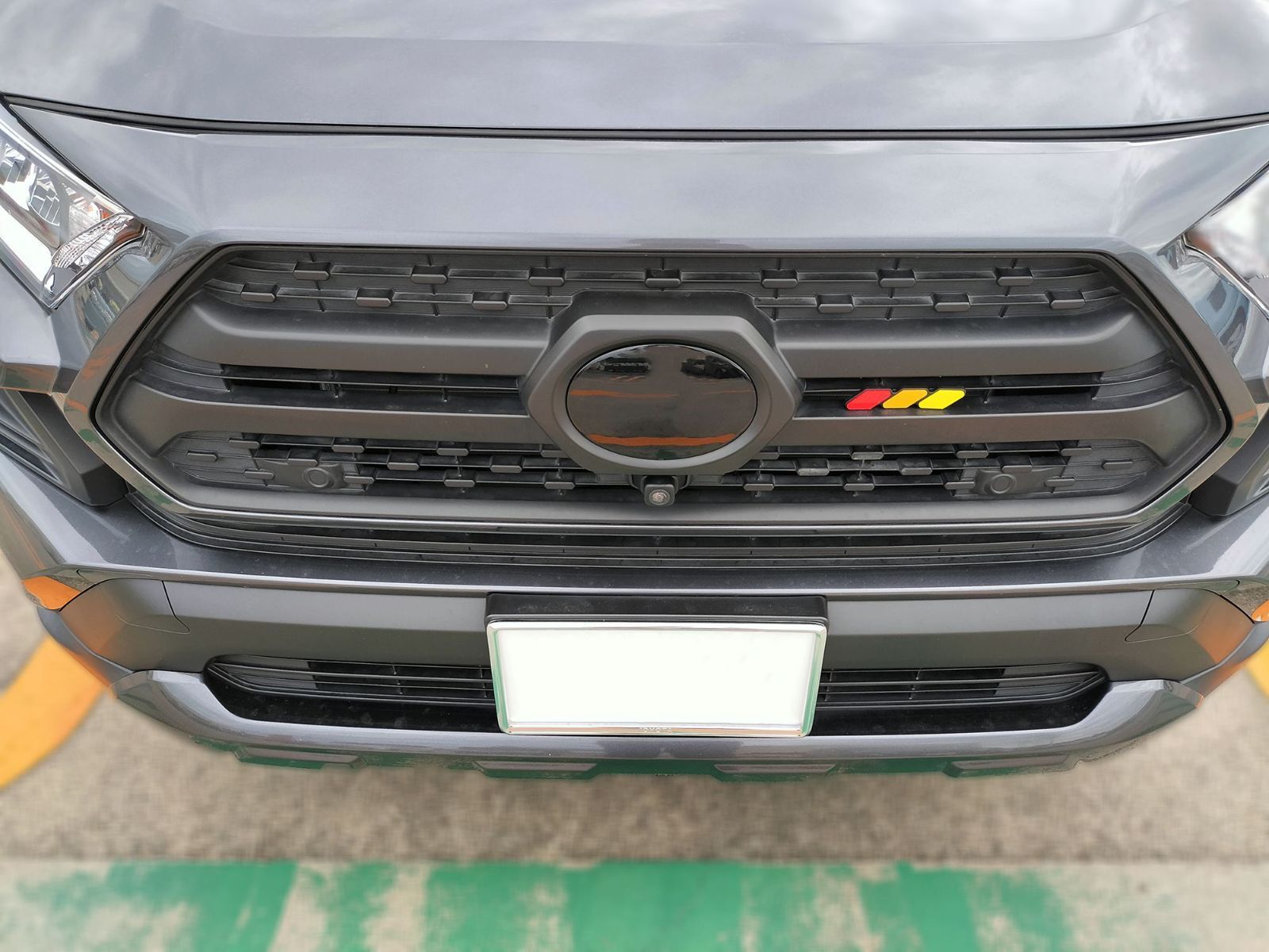 Tint+何度も貼れる エンブレム スモークフィルム RAV4 50系(ブラックスモーク5％) MXAA52/MXAA54/AXAH52/AXAH54 ラブ4 rav4