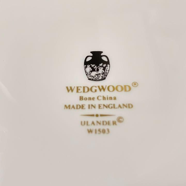 結婚 WEDGWOOD ウェッジウッド ユーランダー ターコイズ プレート スクエア 陶器 皿 美術 ケーキ スイーツ サンドイッチ 来客 大皿 パーティー コレクション ケーキ スウィーツ おもてなし ホーム インテリア クリスマス 正月 集まり 宴会