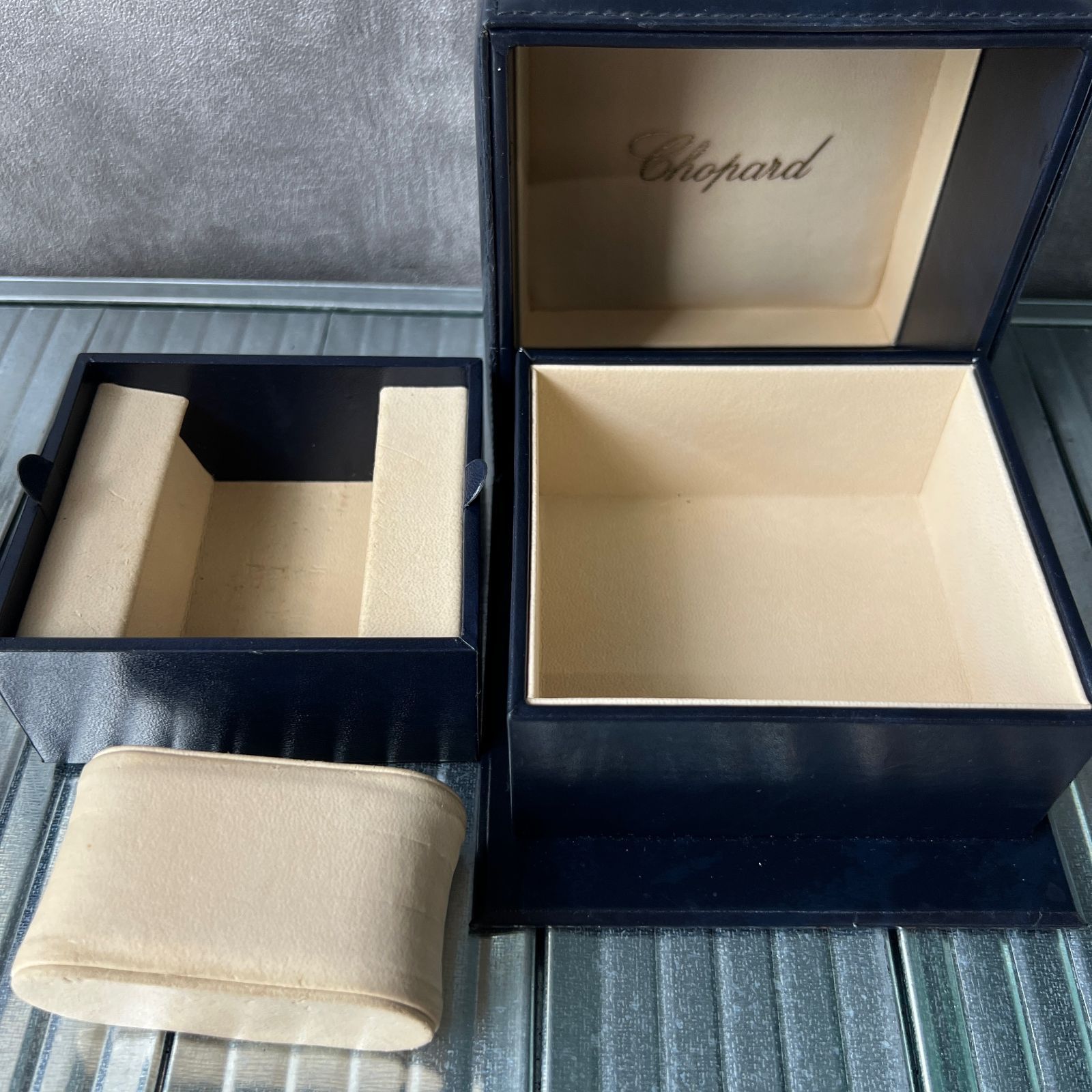 Chopard オリジナル保証書とパッケージ，時計用ケース、空箱（外箱・中箱） ショパール Chopard 空箱 時計ケース 取扱説明書付 - メルカリ