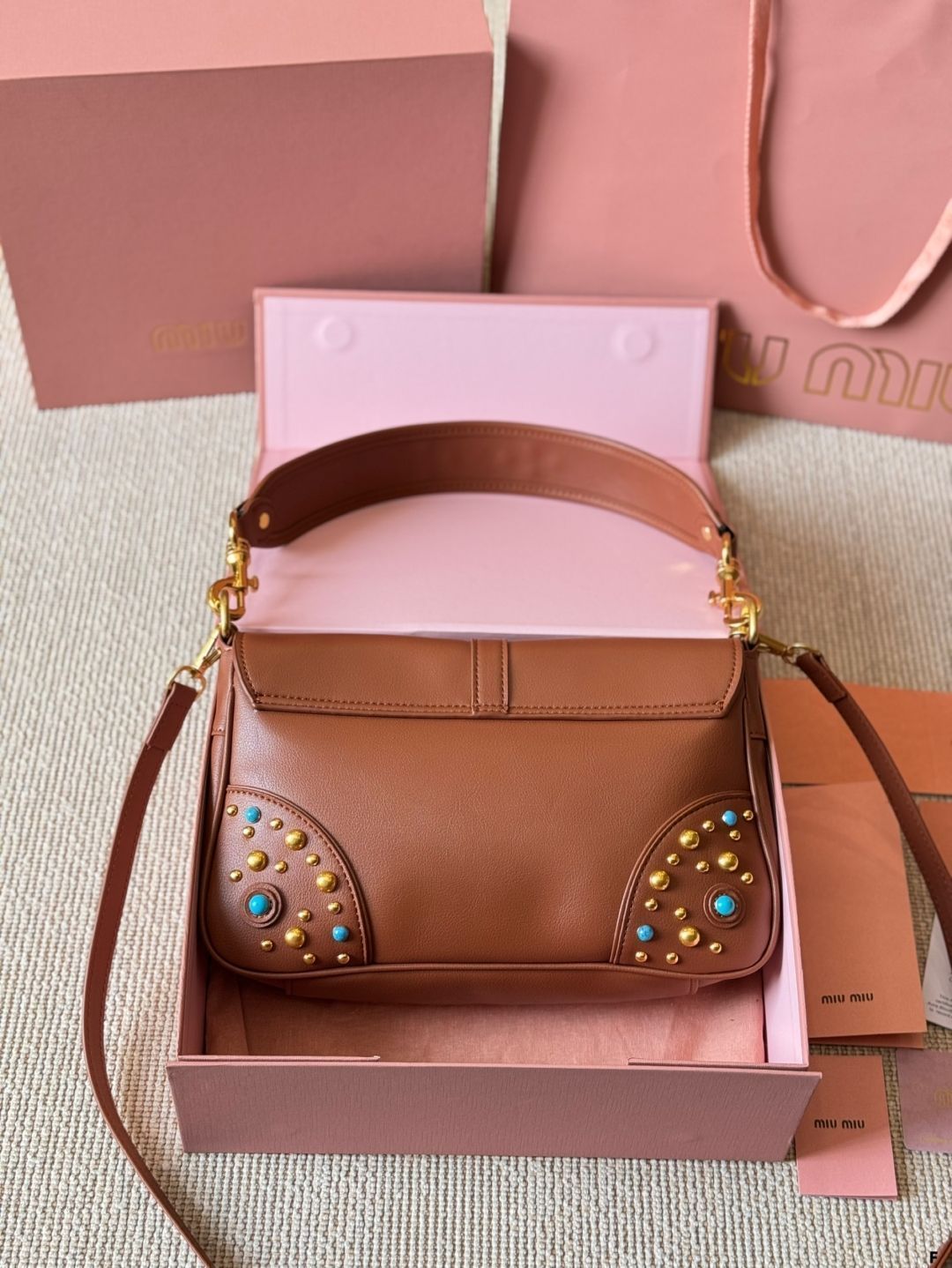 今日 Miu Miu ターコイズ 斜め掛けバッグ 民族風アームバッグ DECORATOM_COM_BR