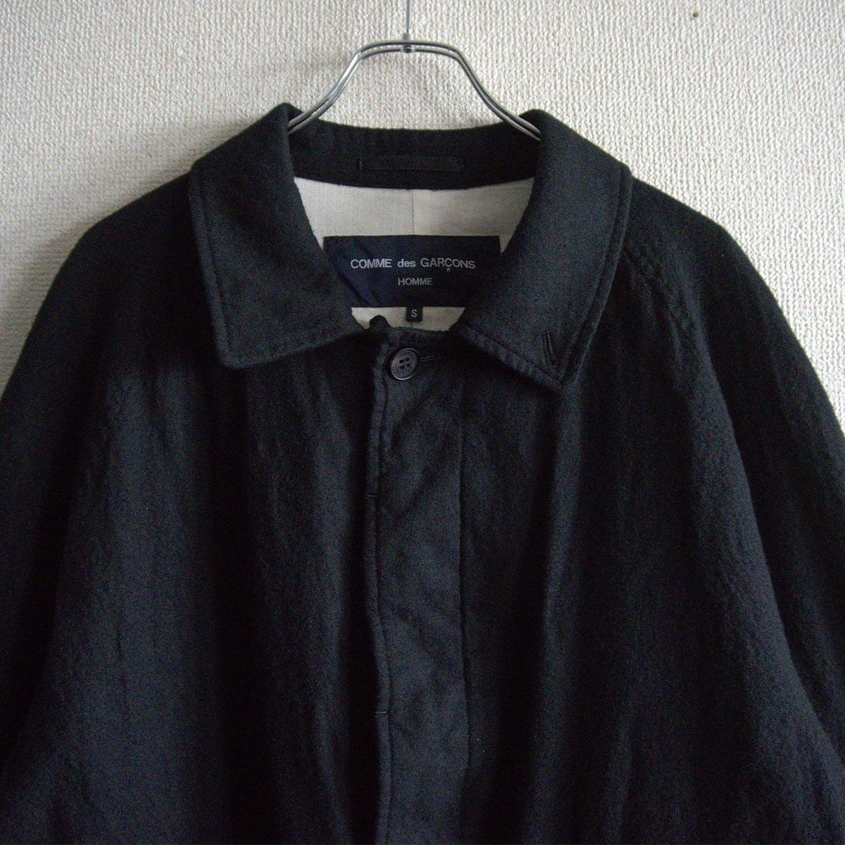 コムデギャルソンオム 黒 ステンカラーコート S 23AW】COMME des GARCONS HOMME【製品縮絨 ステンカラーコート