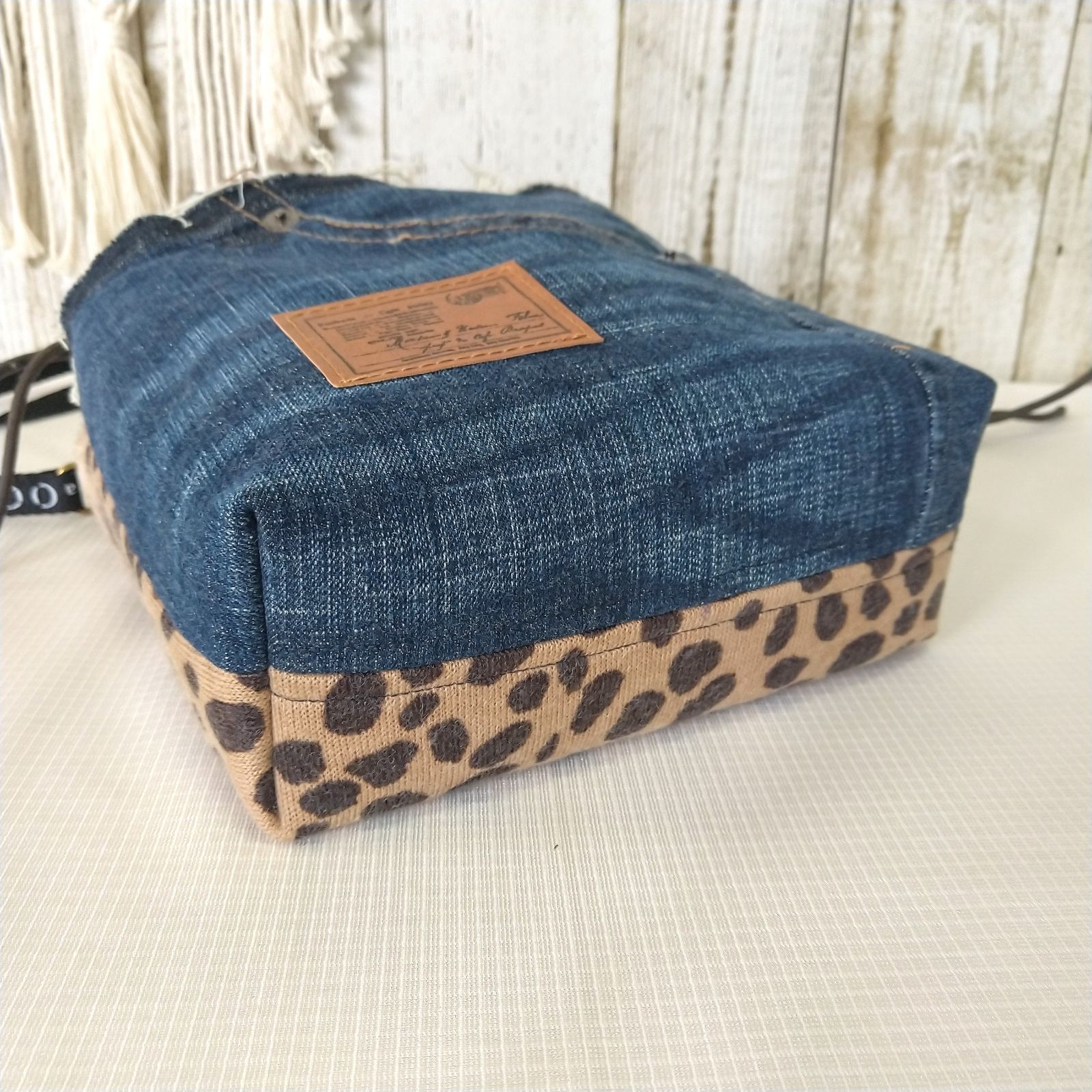 D様専用ページ　ファー×デニムリメイク　巾着型ショルダーバッグ D様専用ページ ファー×デニムリメイク 巾着型ショルダーバッグ - メルカリ