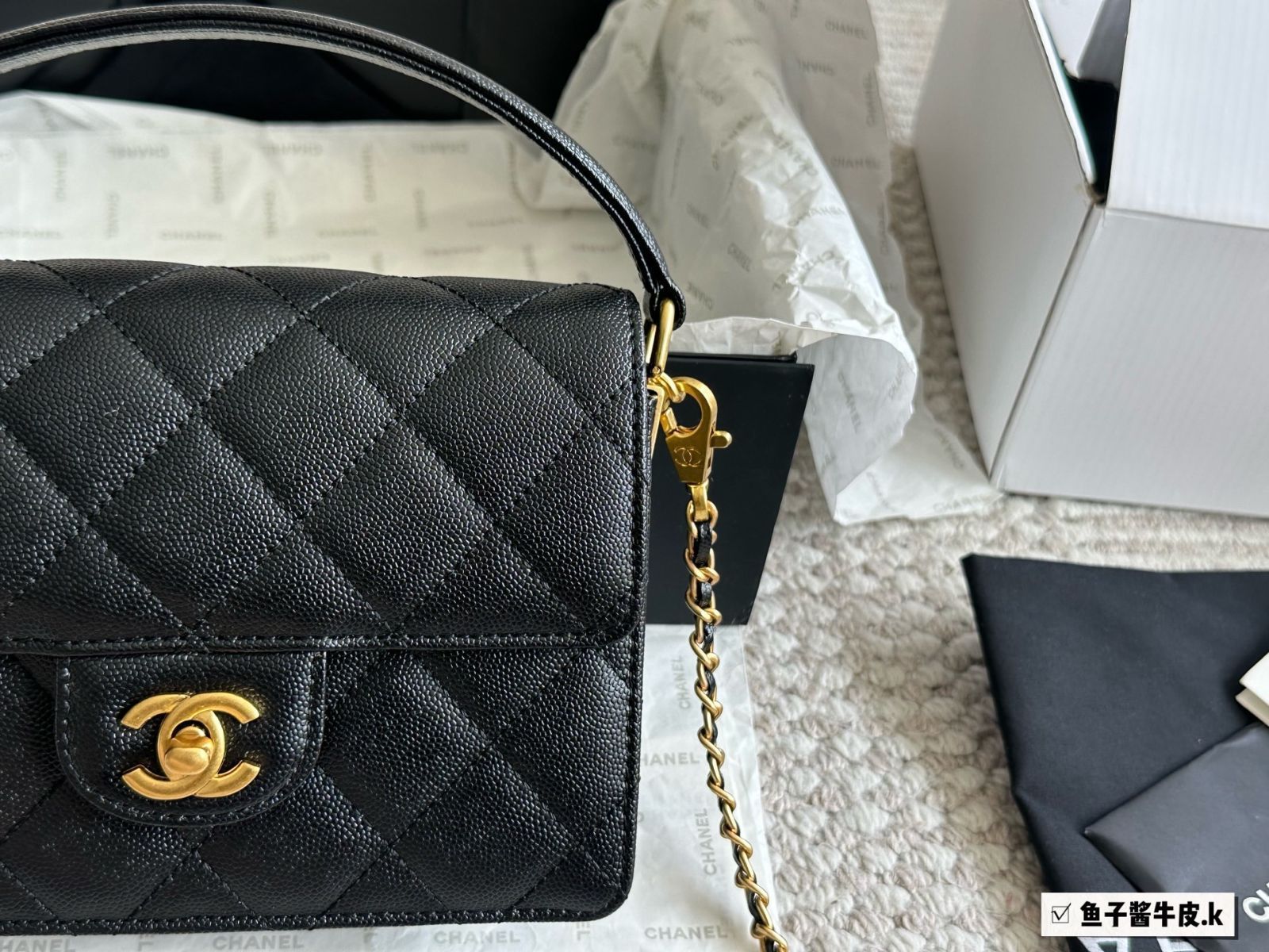 シャネル 24K ミニカメラバッグ ブラック Obsessed with my new CHANEL 24K Camera Bag! 😍 Spotted it in