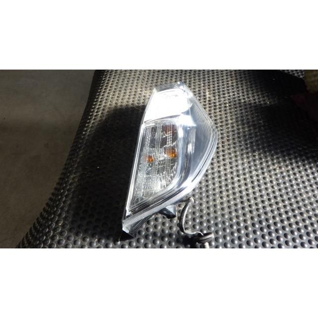デイズルークス DBA-B21A 右テールランプ