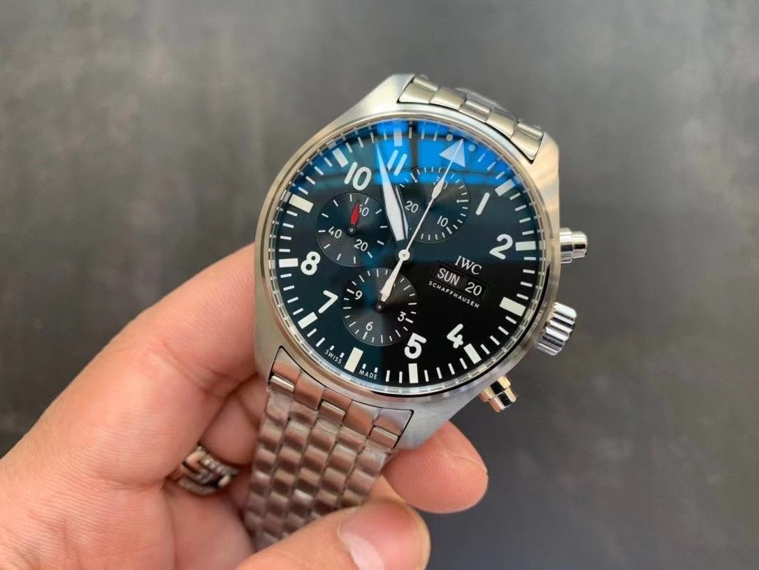 訳ありIWC IWC SCHAFFHAUSEN IW371704 パイロットウォッチ クロノグラフ デイデイト 自動巻き メンズ_759152 -  メルカリ