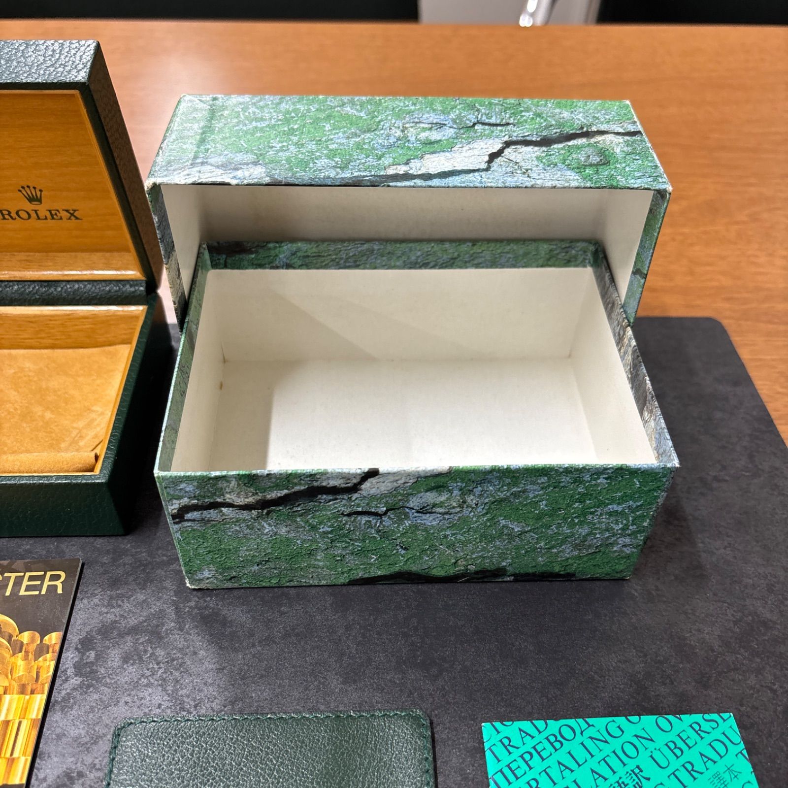 正規店・新品【未使用】ロレックス ROLEX 収納ケースとハンカチ【非売品】 2025年最新】Yahoo!オークション -ロレックス rolex ハンカチの