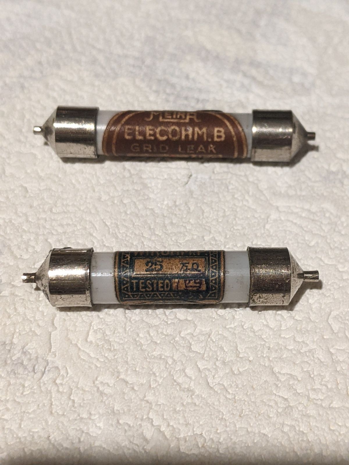超希少品 大正時代蓄音器ヒューズ2本とソケット (日本製) METRA
