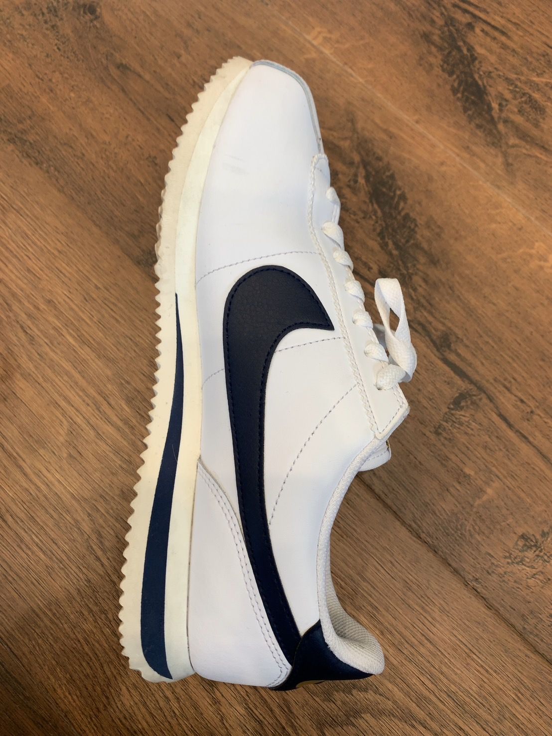 NIKE W CORTEZ OLY WHITE/OBSIDIAN-SAIL-LLIC GOLD 国内発送 NIKE W CORTEZ OLY WHITE/OBSIDIAN-SAIL-METALLIC GOLD （ナイキ