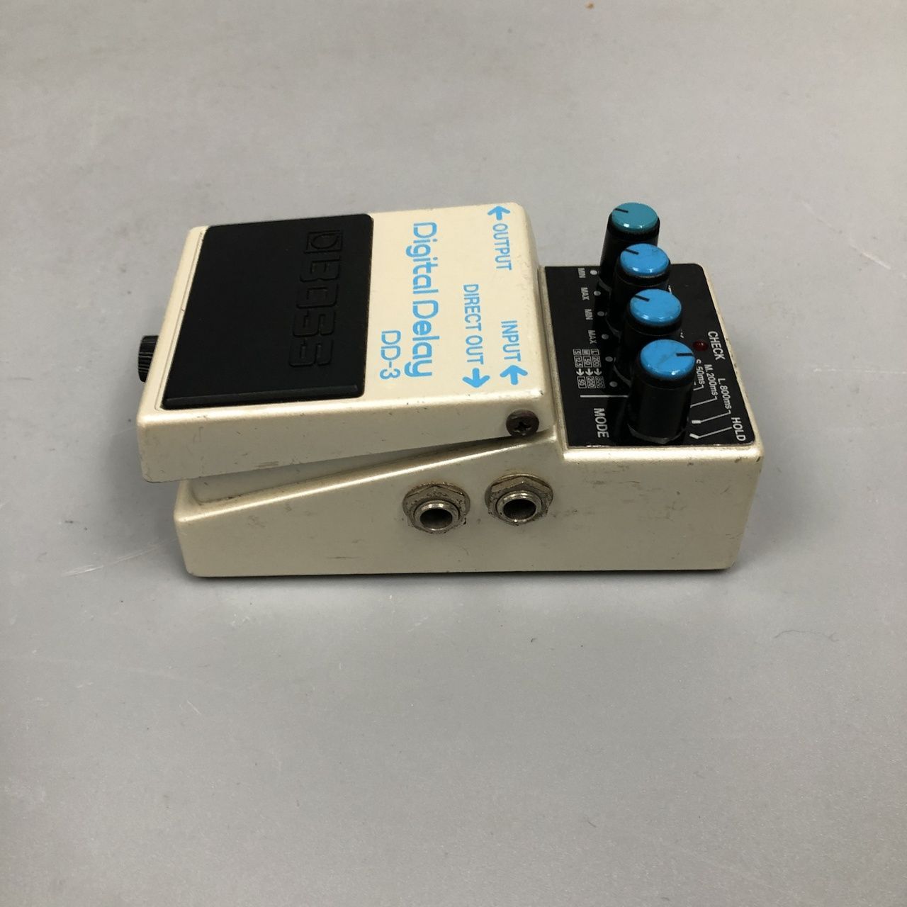 BOSS DD-3 デジタルディレイ　日本製　1987~1988年製 Boss DD-3 Digital Delay 1988 Made in Japan - YouTube