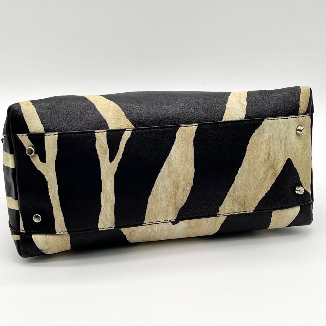 美品】FURLA PIPER ハンドバッグ 2way ハーフムーン ゼブラ柄 美品】FURLA PIPER ハンドバッグ 2way ハーフムーン ゼブラ柄