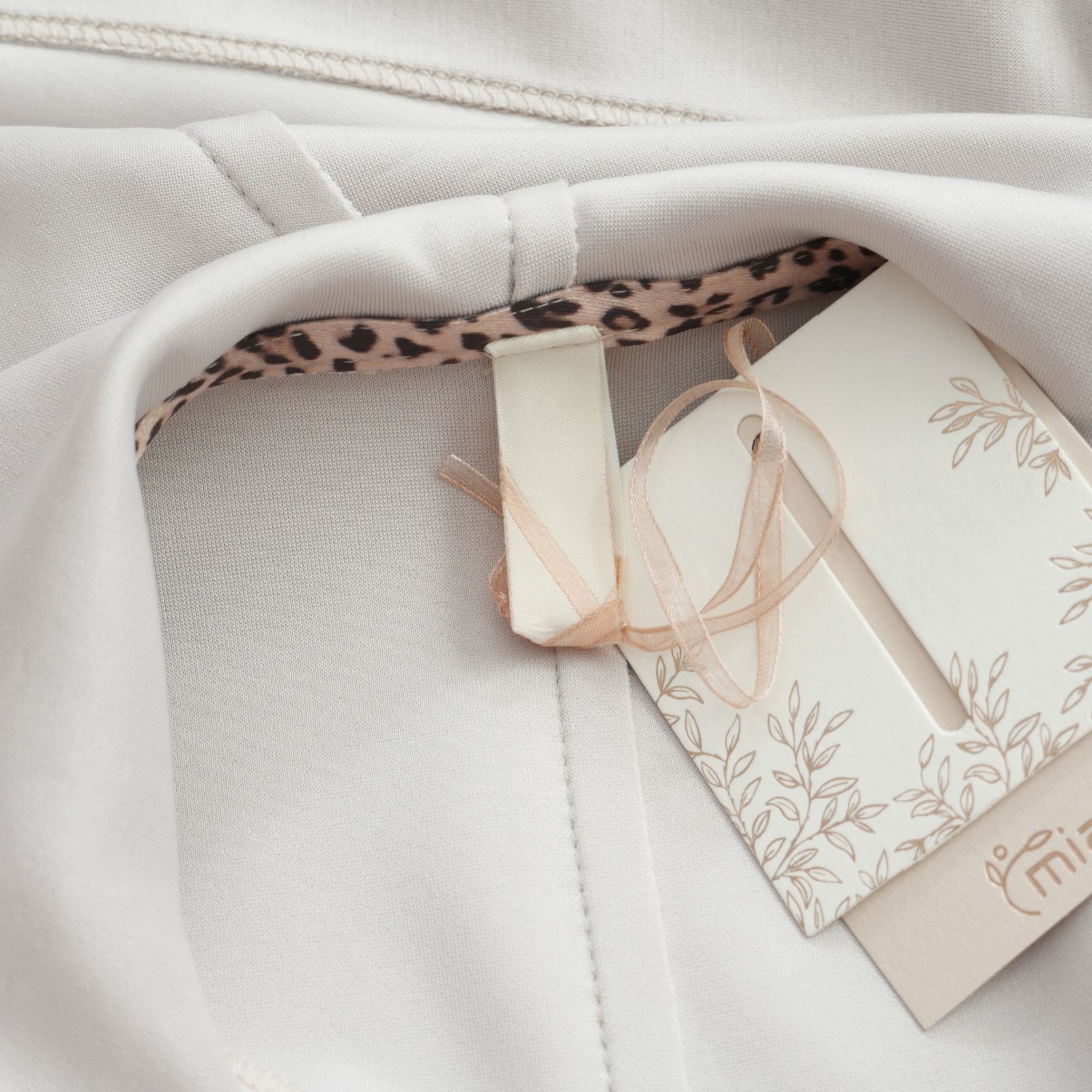 イタリア製パーカー ベージュ系