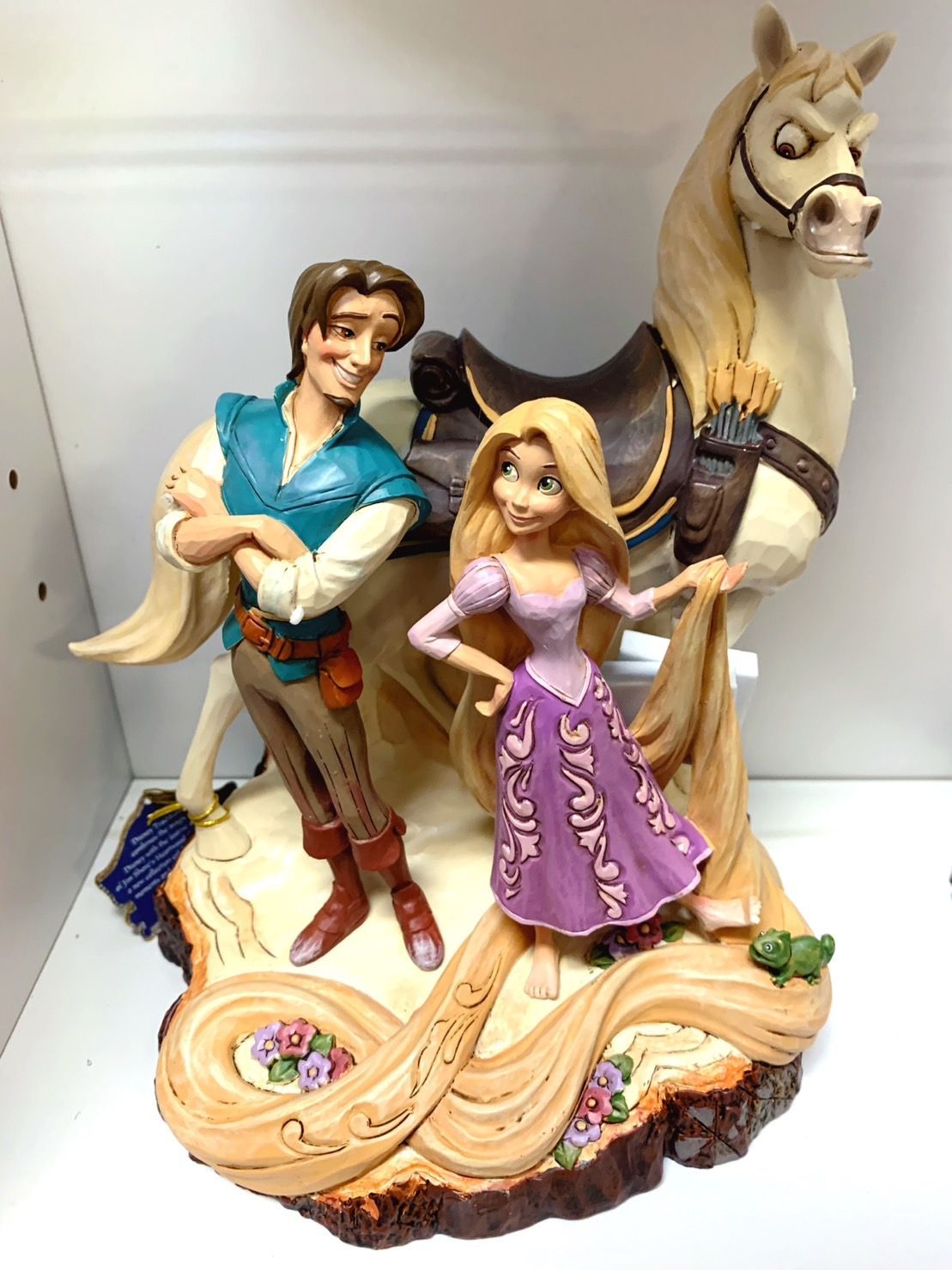 新品店頭併売 【Disney Traditions】Tangled Carved by Heart ...