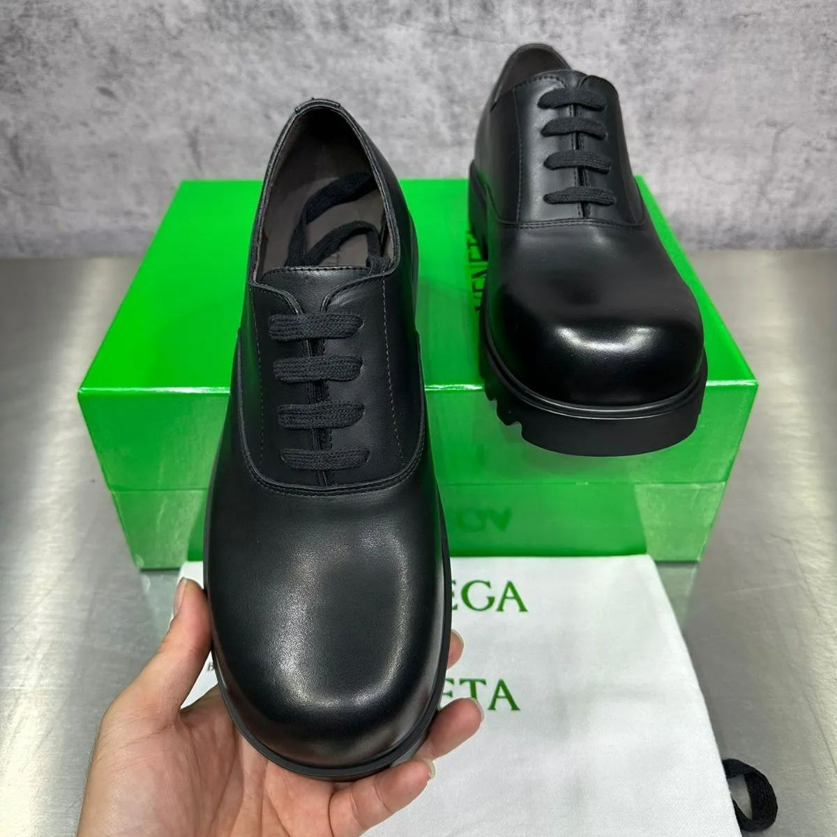 新品 ボッテガヴェネタ 靴 メンズ ビジネスシューズ プレーントゥ BOTTEGA VENETA