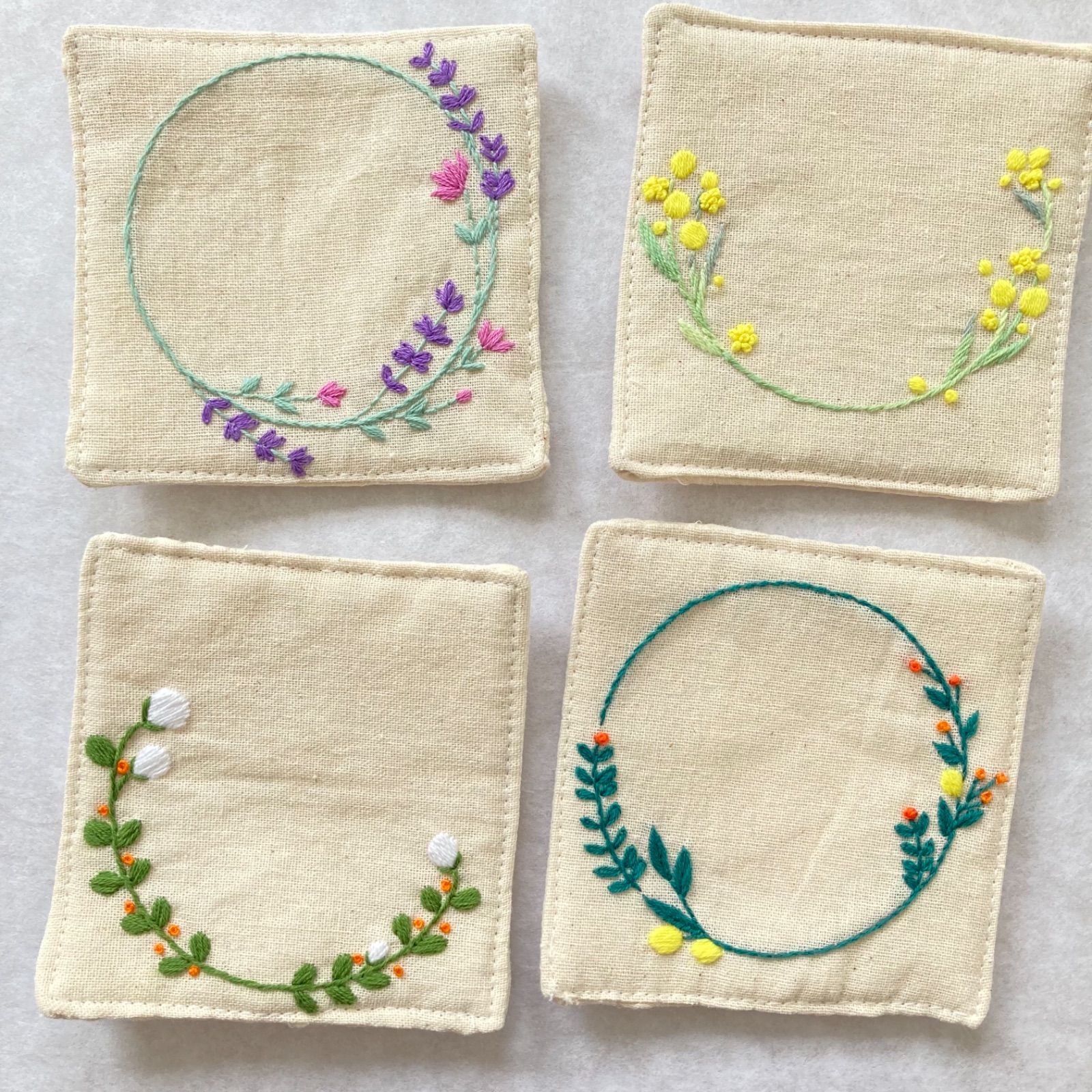 刺繍コースター 4枚セット - メルカリ
