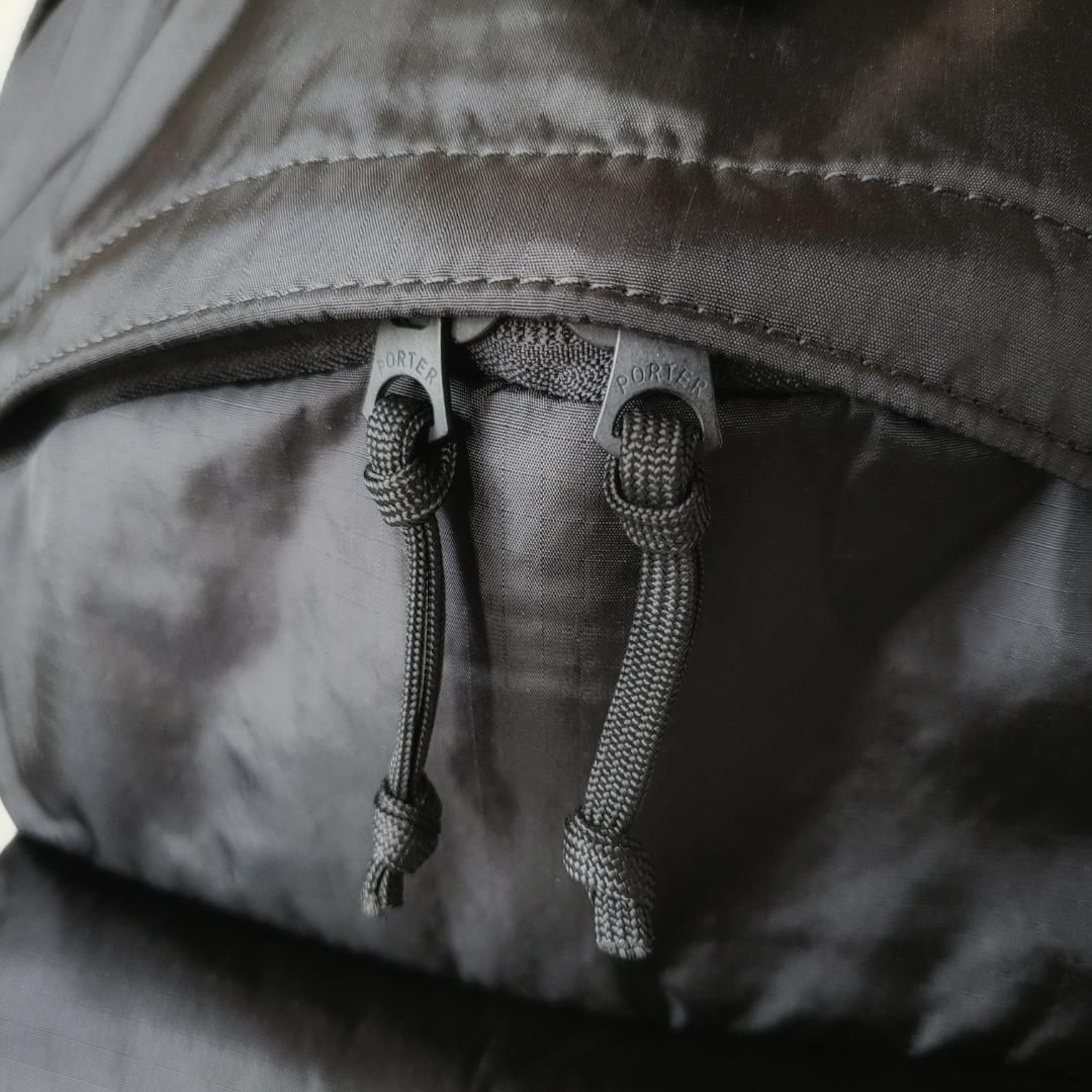 サルヴァトーレフェラガモ 25SS レザー トライアングルシルエット ワン  