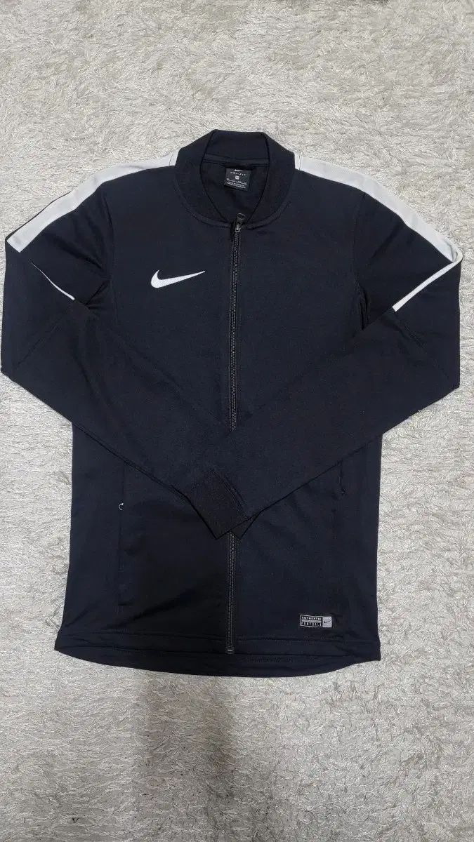 Nike(ナイキ） ドライフィット トレーナー ジップアップ ㅅ 1