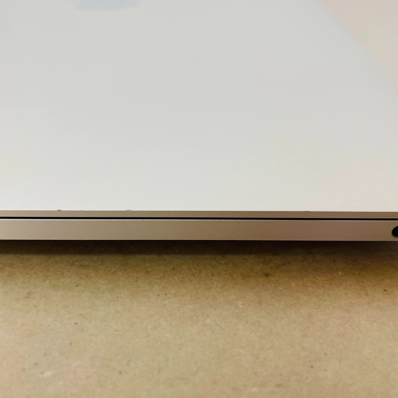 バッテリー最大容量95％美品MacBook Pro M1 2020 16GB Macbook Pro M1 Serial Number: #FVFG6Y6Q05D - Looks Brand New