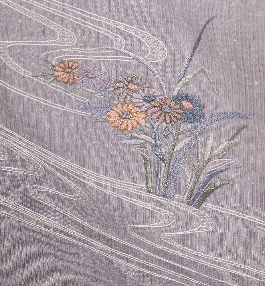 紗紬 訪問着 正絹 薄グレー紫 刺繍 月下美人 菊 桔梗 菖蒲 流水