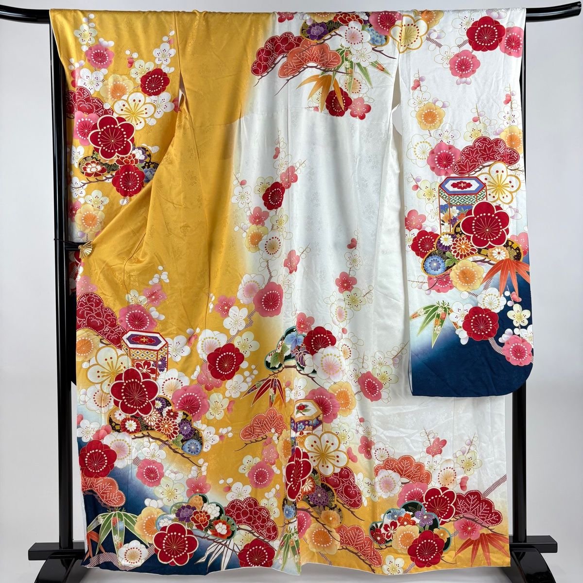 振袖 身丈161cm 裄丈67cm M 袷 貝桶 松竹梅 金彩 ぼかし 山吹色 正絹 名品