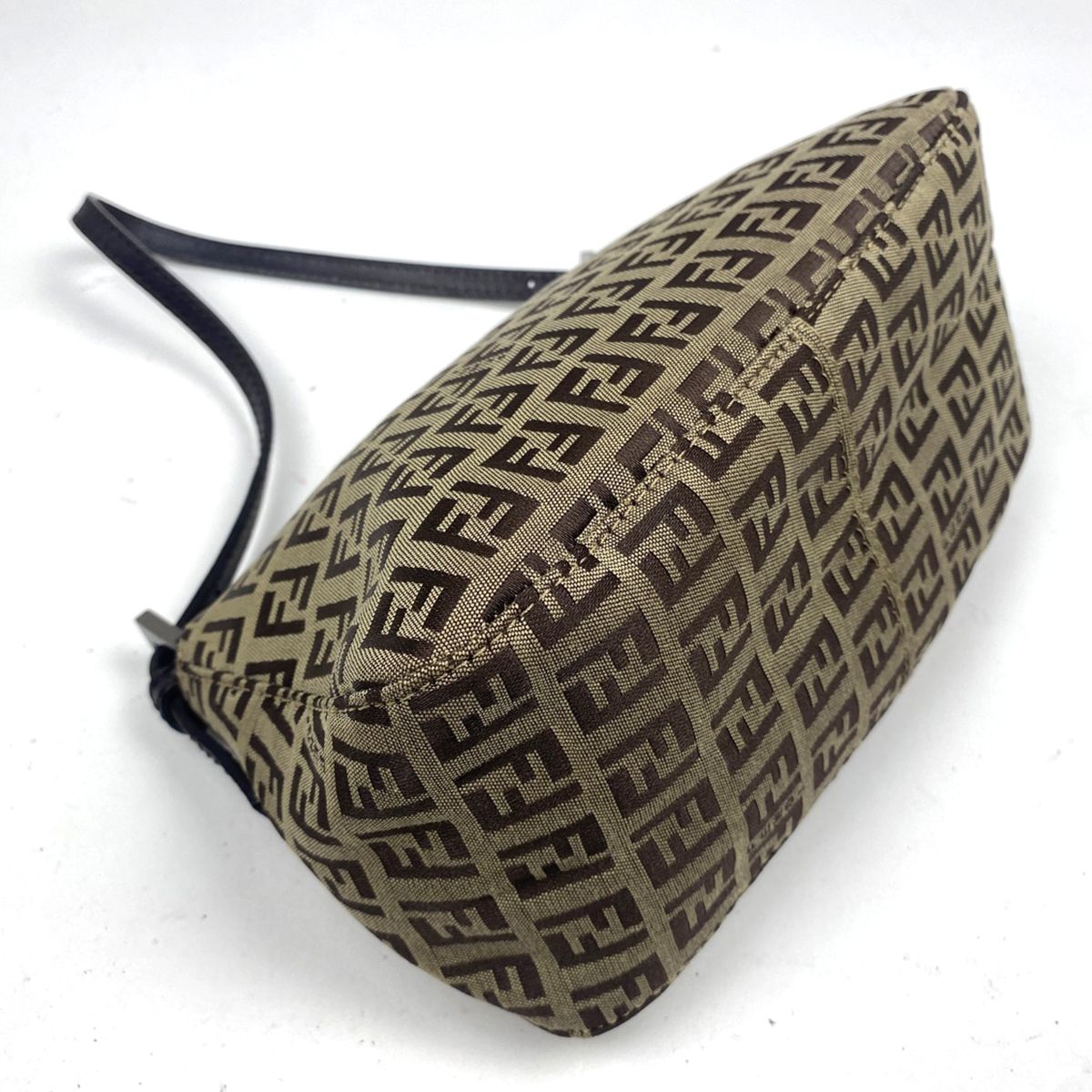 【美品】フェンディ マンマバケット ズッキーノ ショルダーバッグ ネイビー フェンディ FENDI ズッキーノ柄 ショルダーバッグ 肩掛け ミニ