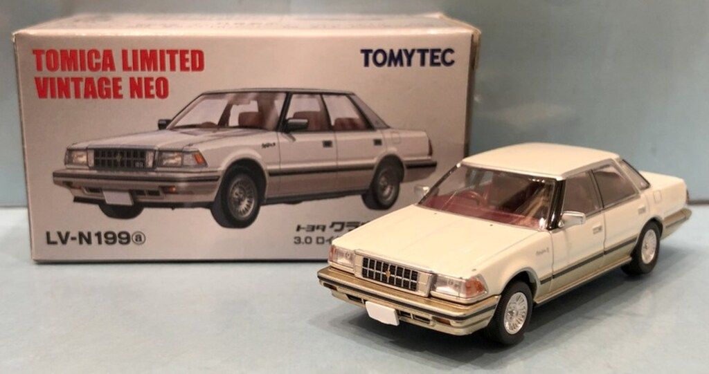 トミーテック TOMICA LIMITED VINTAGE NEO トヨタ クラウン ハードトップ3.0 ロイヤルサルーンG 85年式 パールホワイト|ゴールド LV-N199a