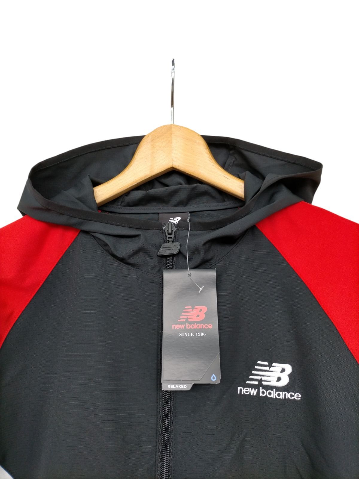 New Balance RIZE ウィンドブレーカー 赤 New Balance RIZE ウィンドブレーカー 赤どこで 買える か