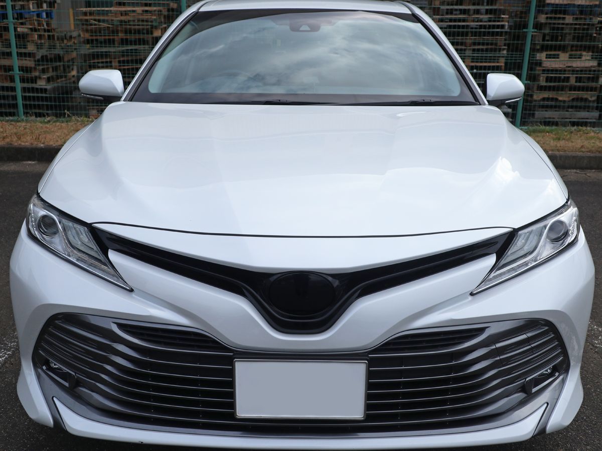 Tint+カット済みエンブレム スモークフィルム(ブラックスモーク5％) カムリ 70 AXVA70/AXVA75/AXVH70/AXVH75