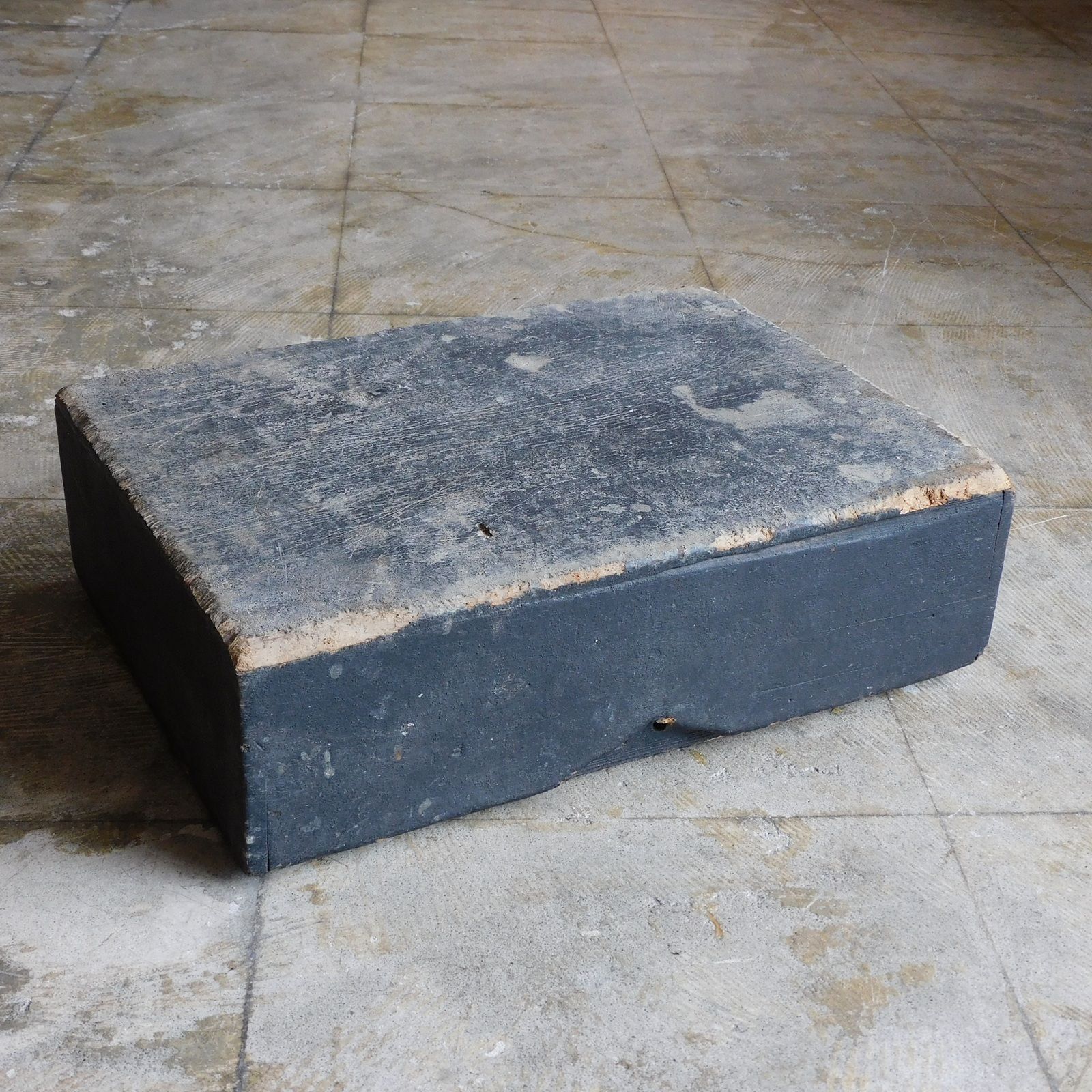 ふるい黒々とした筥 文箱 面箱 HK-a-05607 | 木箱 小箱 文箱 箪笥 古民具 長持 李朝 バンダヂ バンダジ 時代箪笥