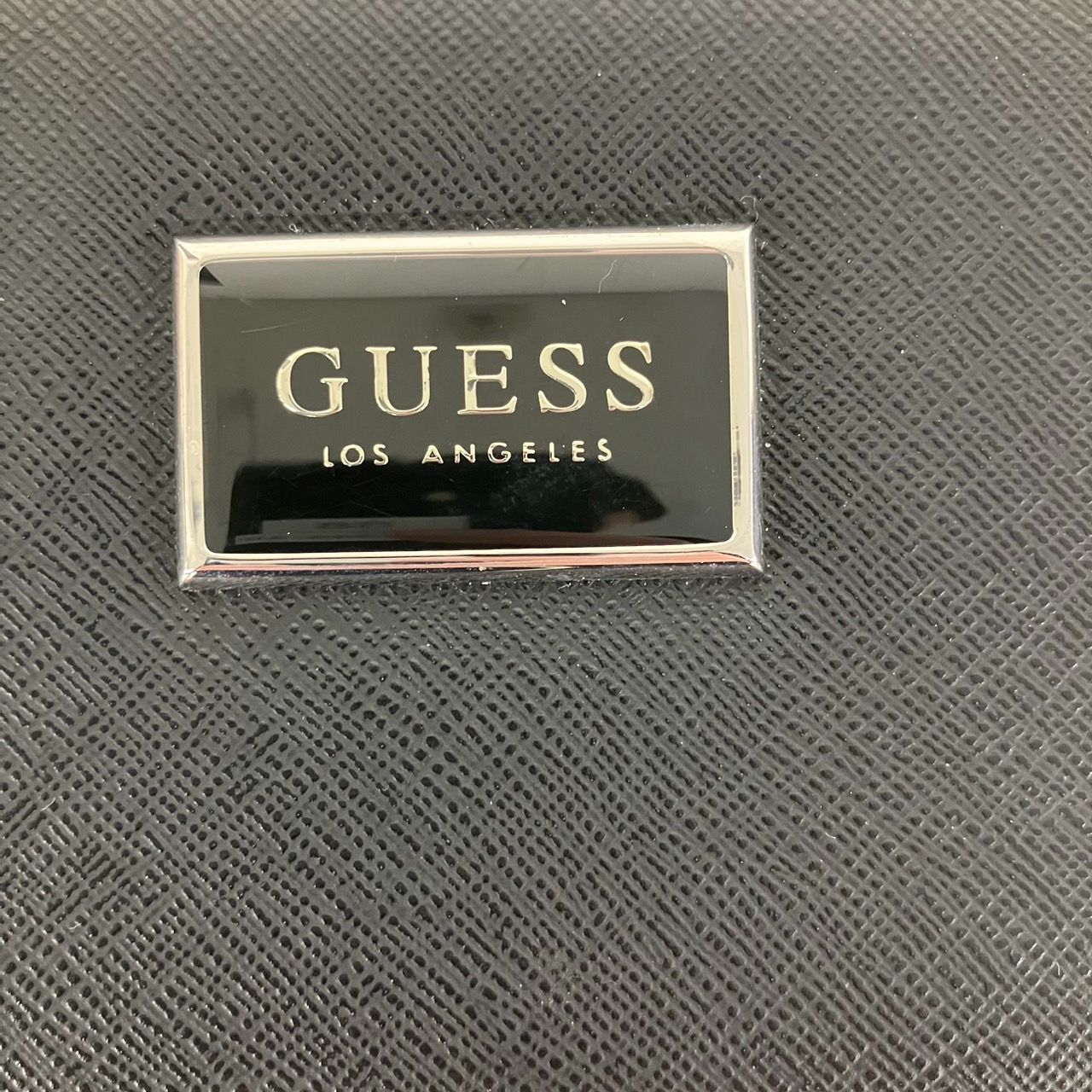 NG167 B204-T20-644 GUESS 二つ折り財布 小銭入れ付き 人気 定番 メンズレディース兼用 ブラック