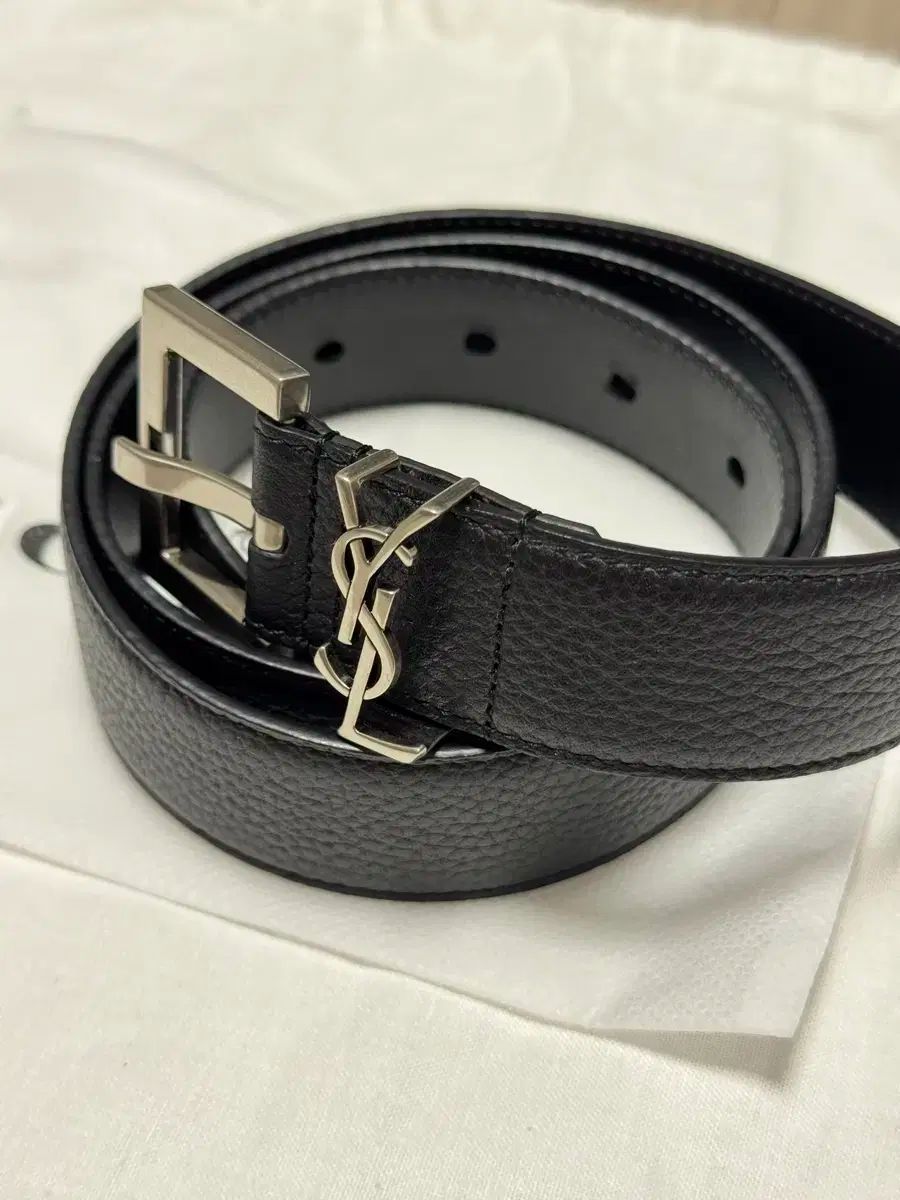 SAINT LAURENT サンローラン モノグラム 穀物 ベルト 85 29 ー 30 インチ 言及