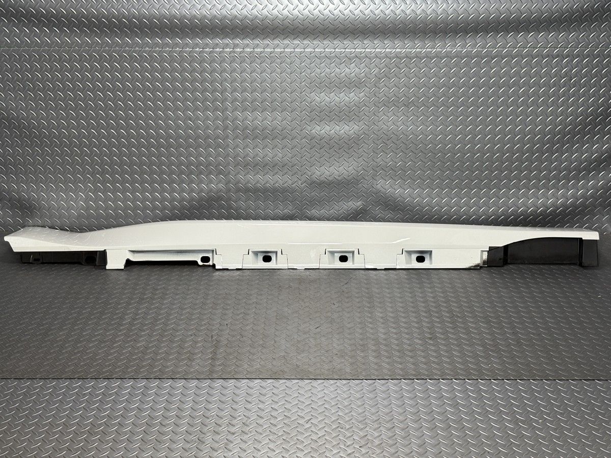 サイドステップ右 白